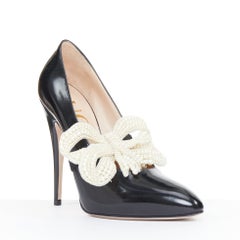 GUCCI 2017 Elaisa removable faux pearl bow black leather stiletto pumps EU37.5