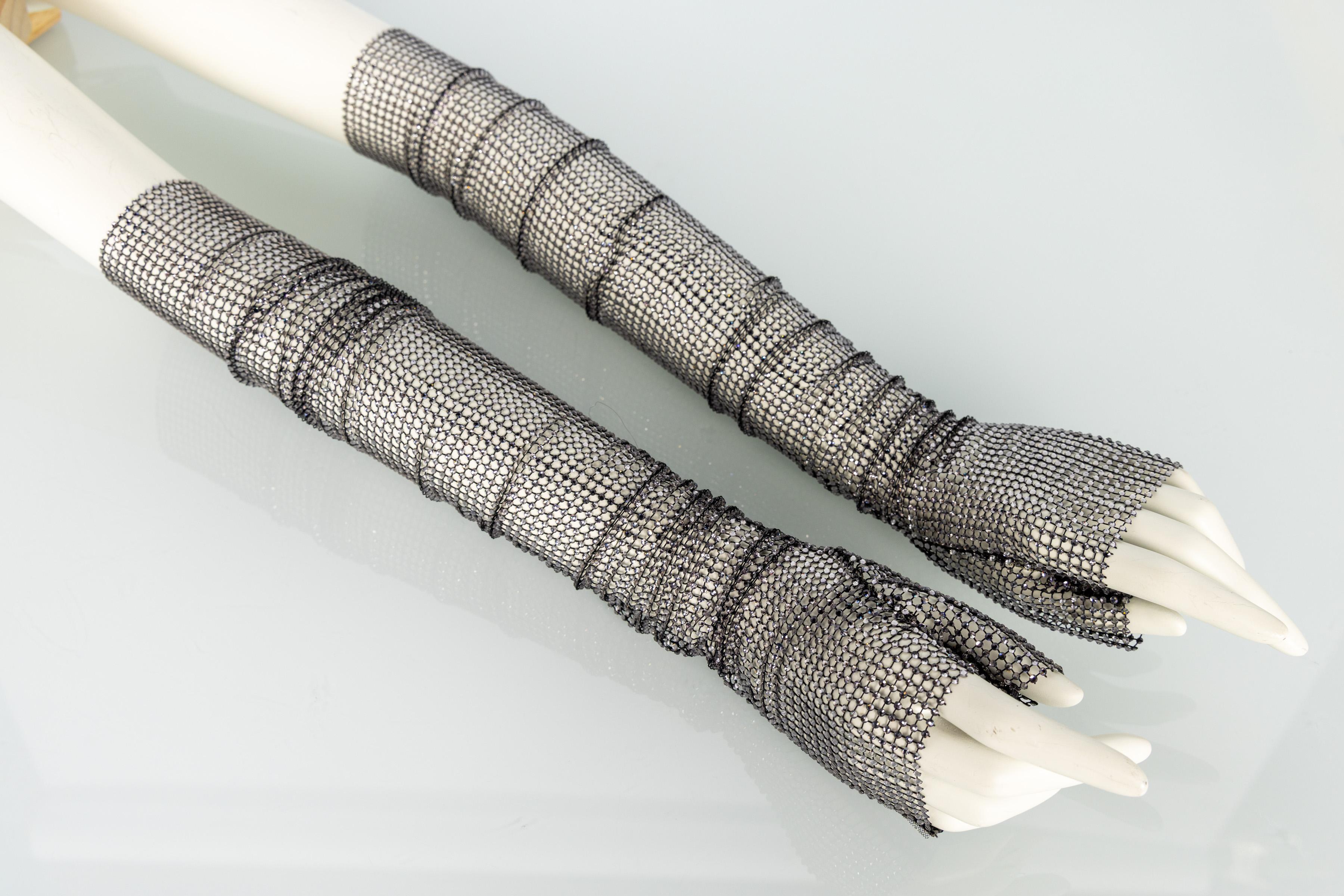 Gucci 2017 Runway Crystal Mesh Elbow Length Fingerless Gloves New (gants sans doigts) Pour femmes en vente