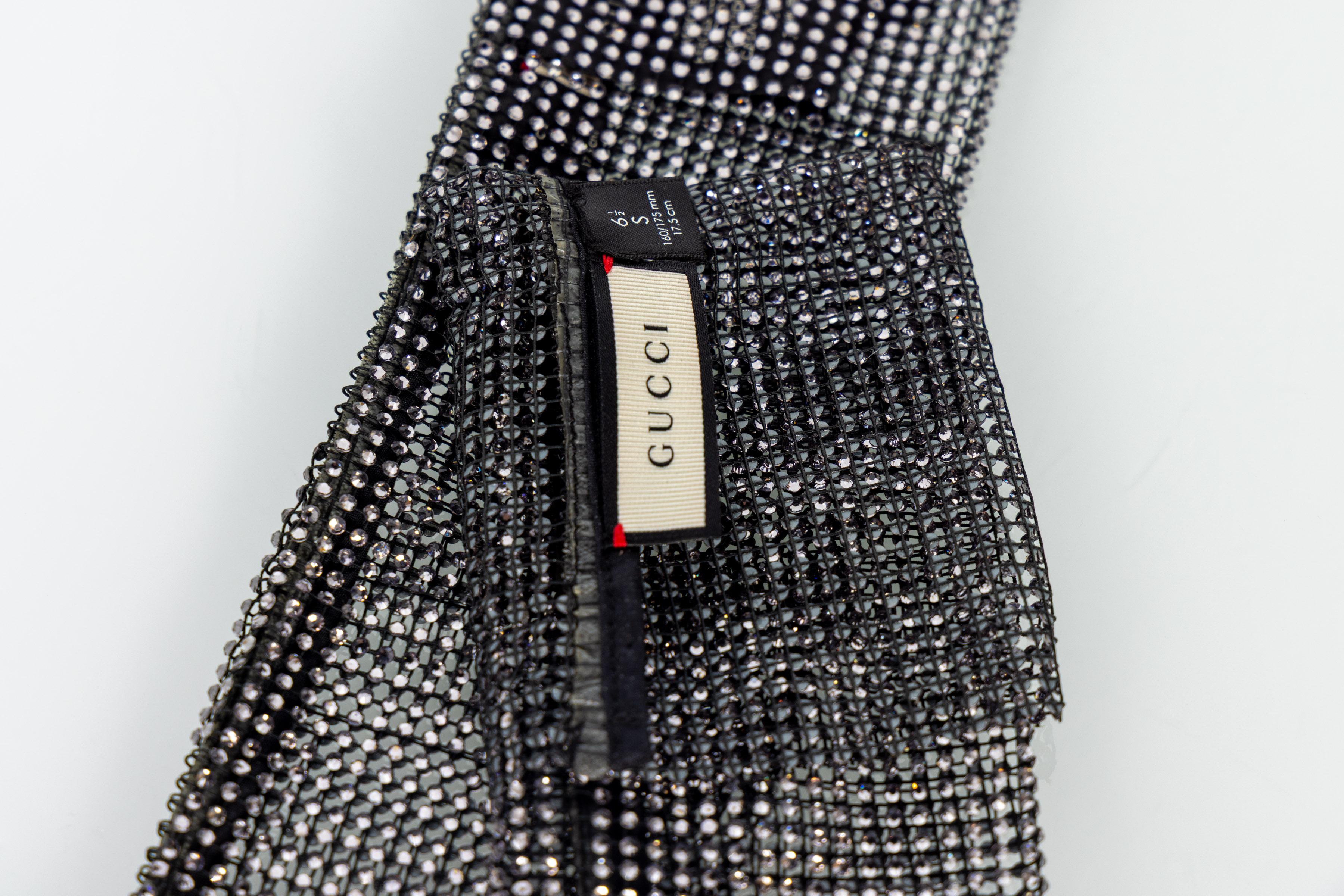 Gucci 2017 Runway Crystal Mesh Elbow Length Fingerless Gloves New (gants sans doigts) en vente 1