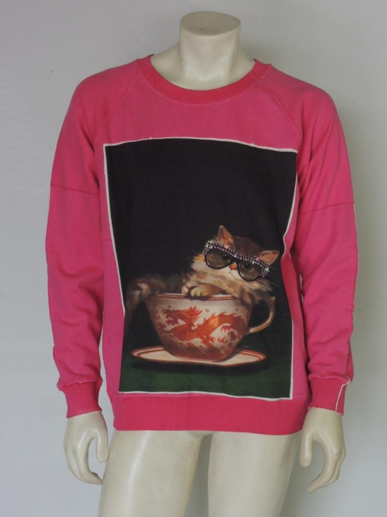 Gucci 2018 Ignasi Monreal Print Pink Cat Teacup Sweatshirt For Sale 1