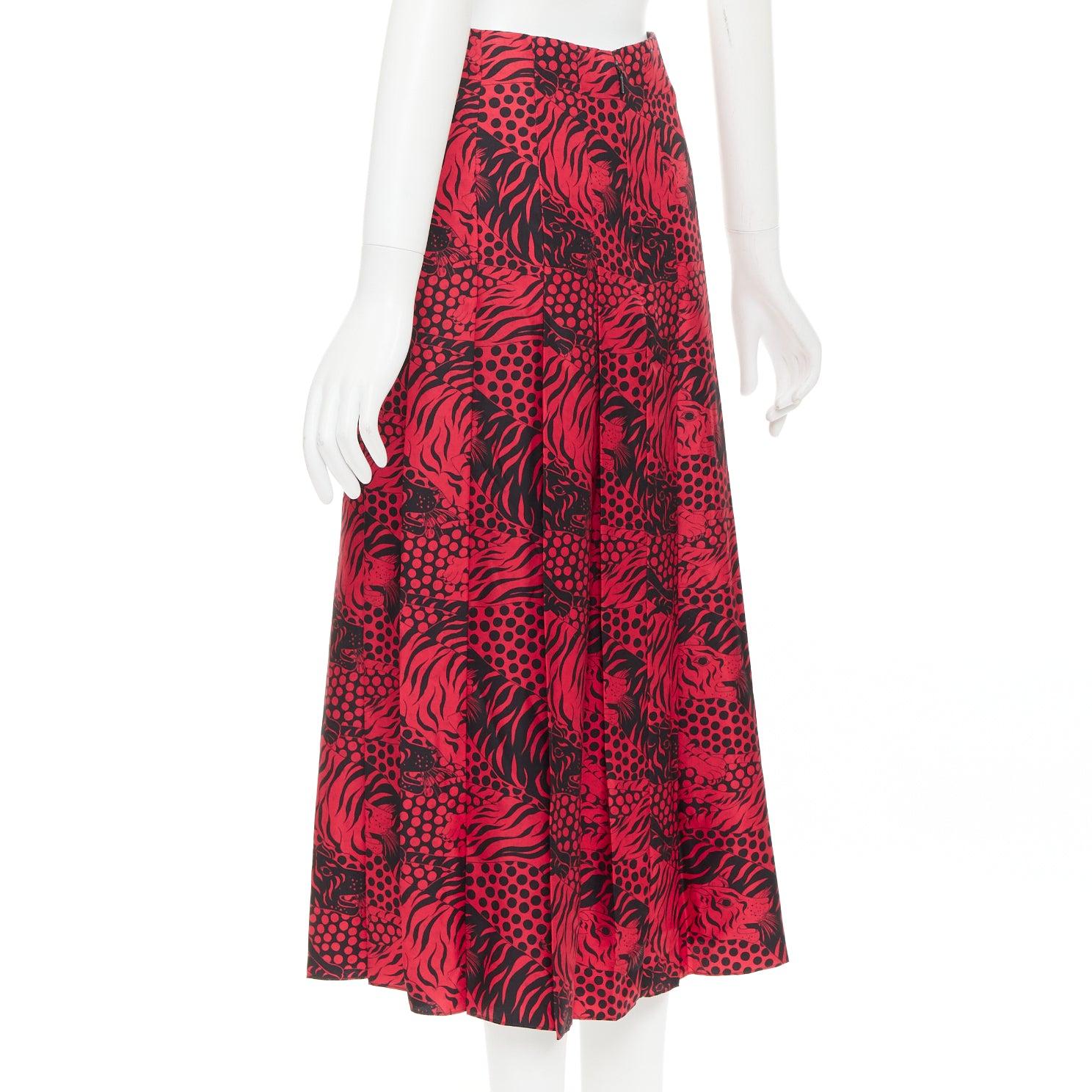 GUCCI 2018 Michele negro rojo 100% seda estampado tigre falda midi plisada IT38 XS en venta 1