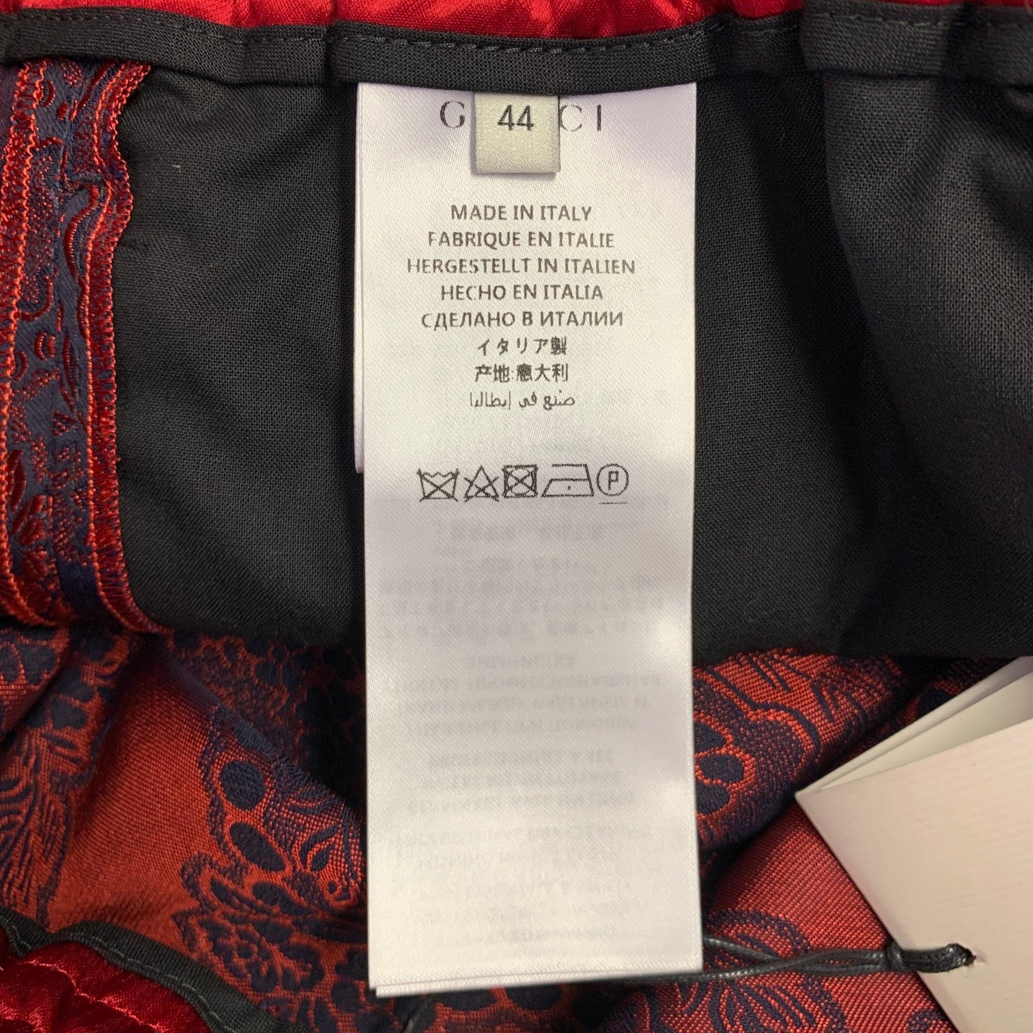 GUCCI 2018 Size 28 Red Black Jacquard Viscose Blend Joggers Shorts For Sale 2