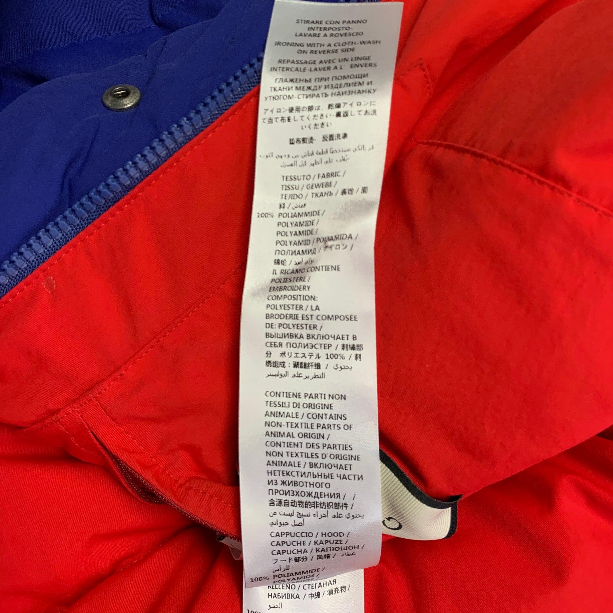 GUCCI 2018 Talla 36 Azul Rojo Poliamida Chaquetón con capucha de pluma de ganso en venta 6