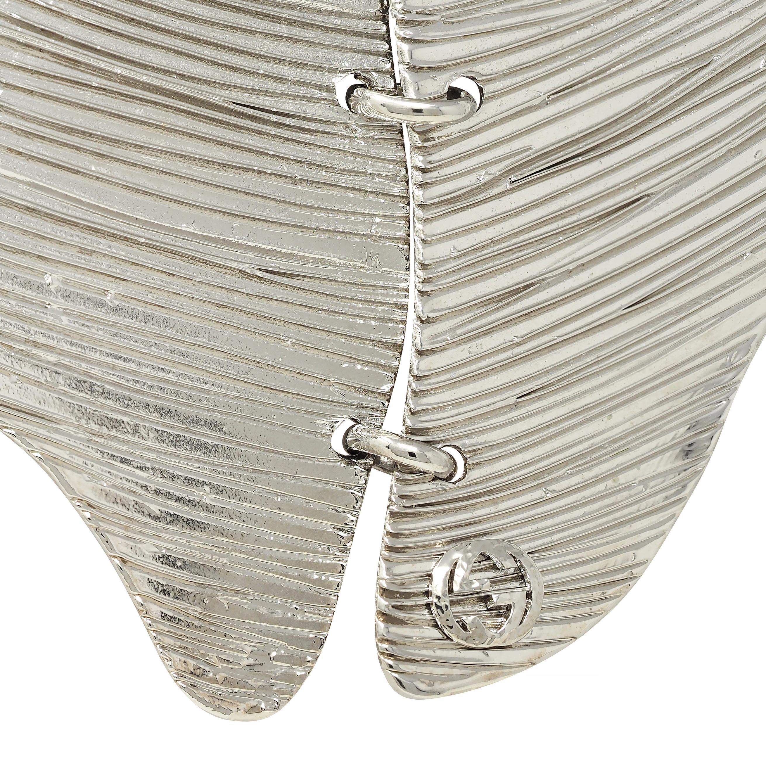 Gucci 2019 Runway Palladium Plated Textured Bib Collar Statement Necklace (collana con collare) in vendita 9