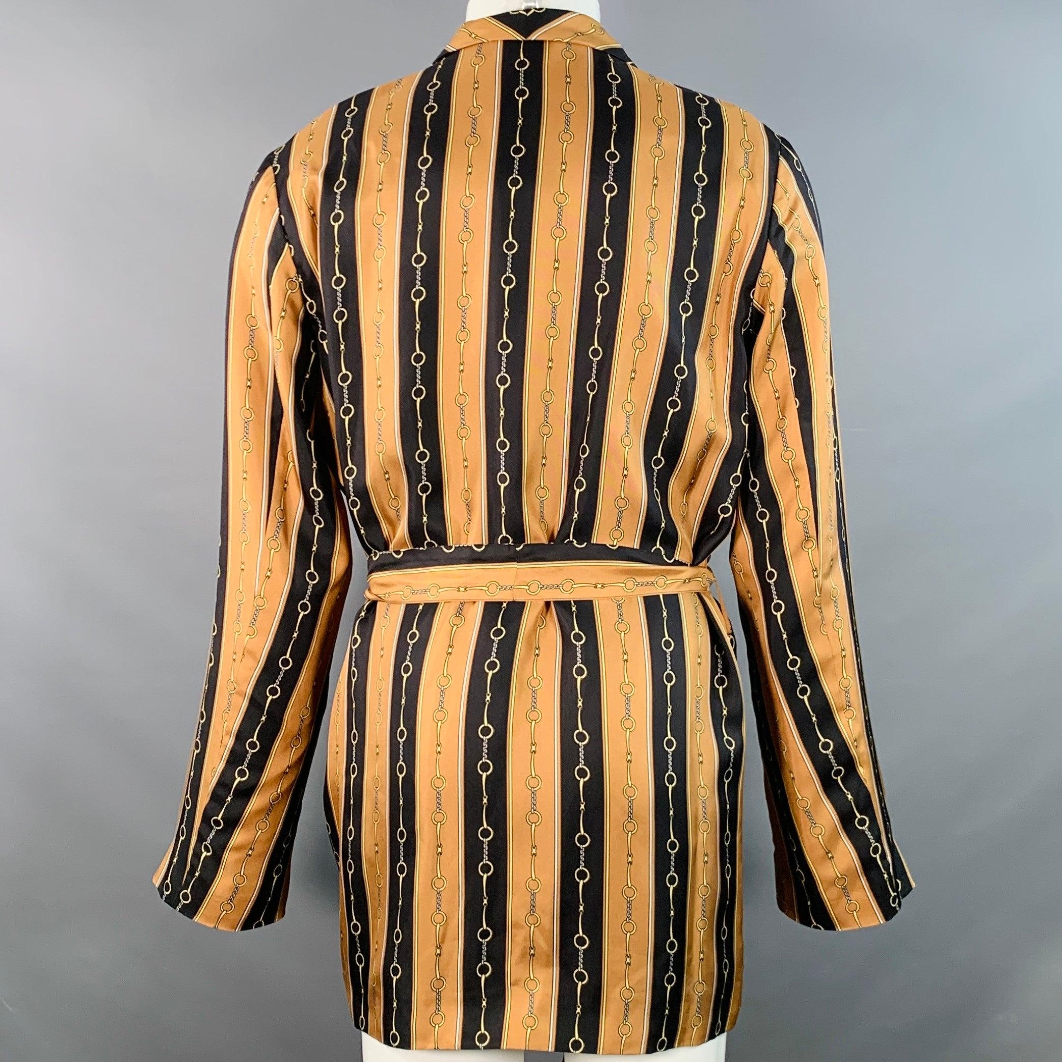 GUCCI 2019 Taille 40 Robe de chambre en soie noire, marron et or, avec chaînes, Manteau Bon état - En vente à San Francisco, CA