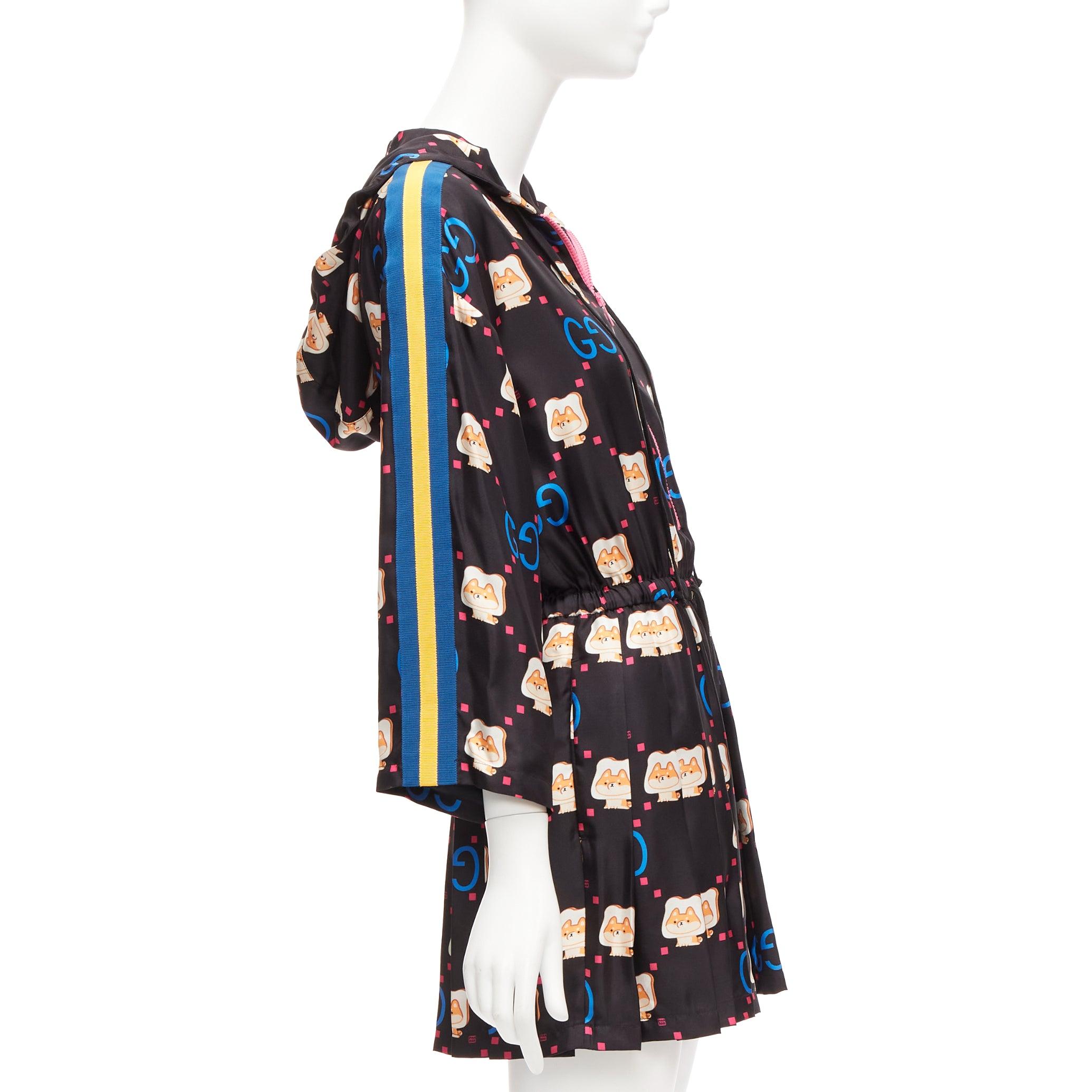 GUCCI 2023 Pikarar 100% silk black kawaii print pink zip pleats track dress XS In Excellent Condition In Hong Kong, NT