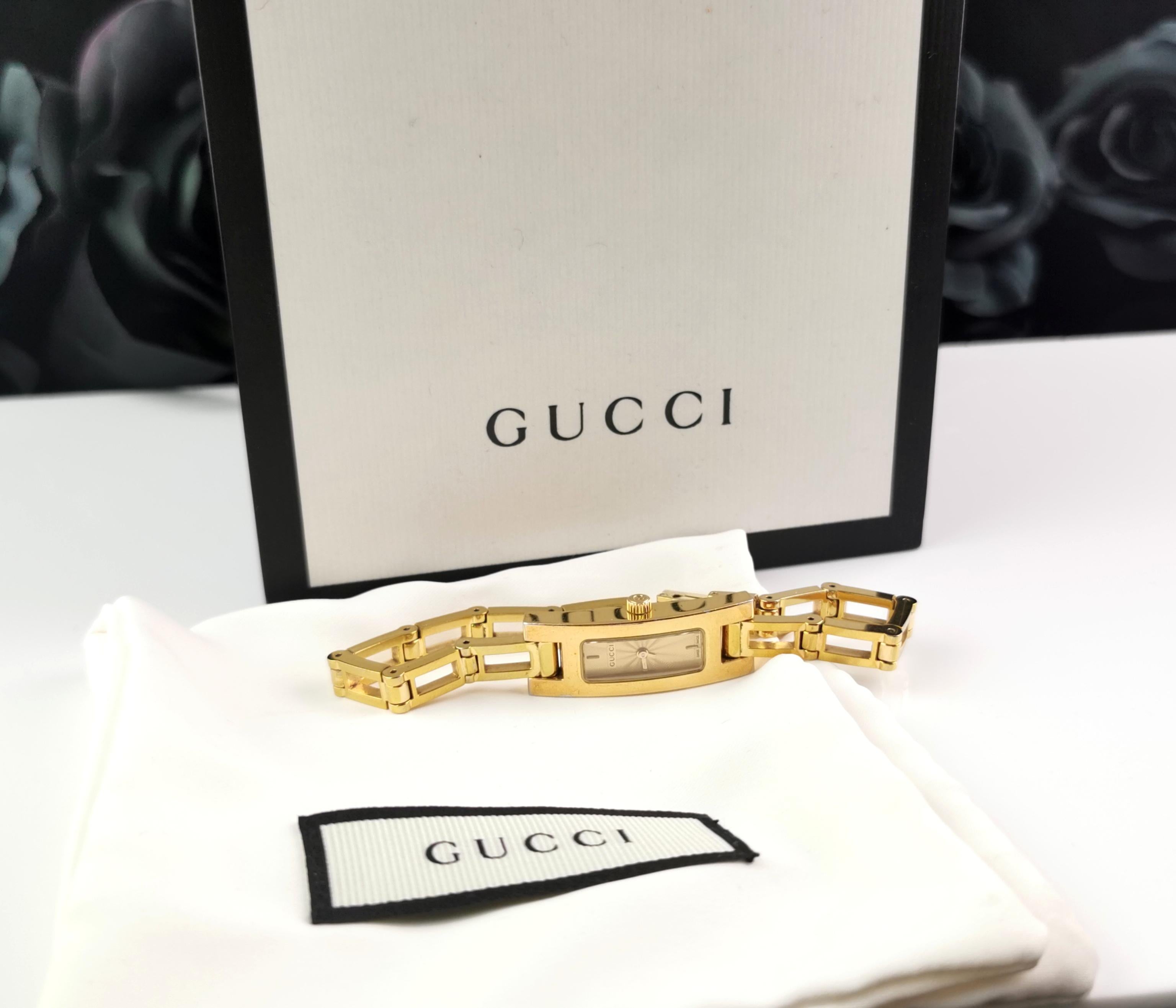Gucci Damenarmbanduhr 3900l, vergoldet, im Karton  2