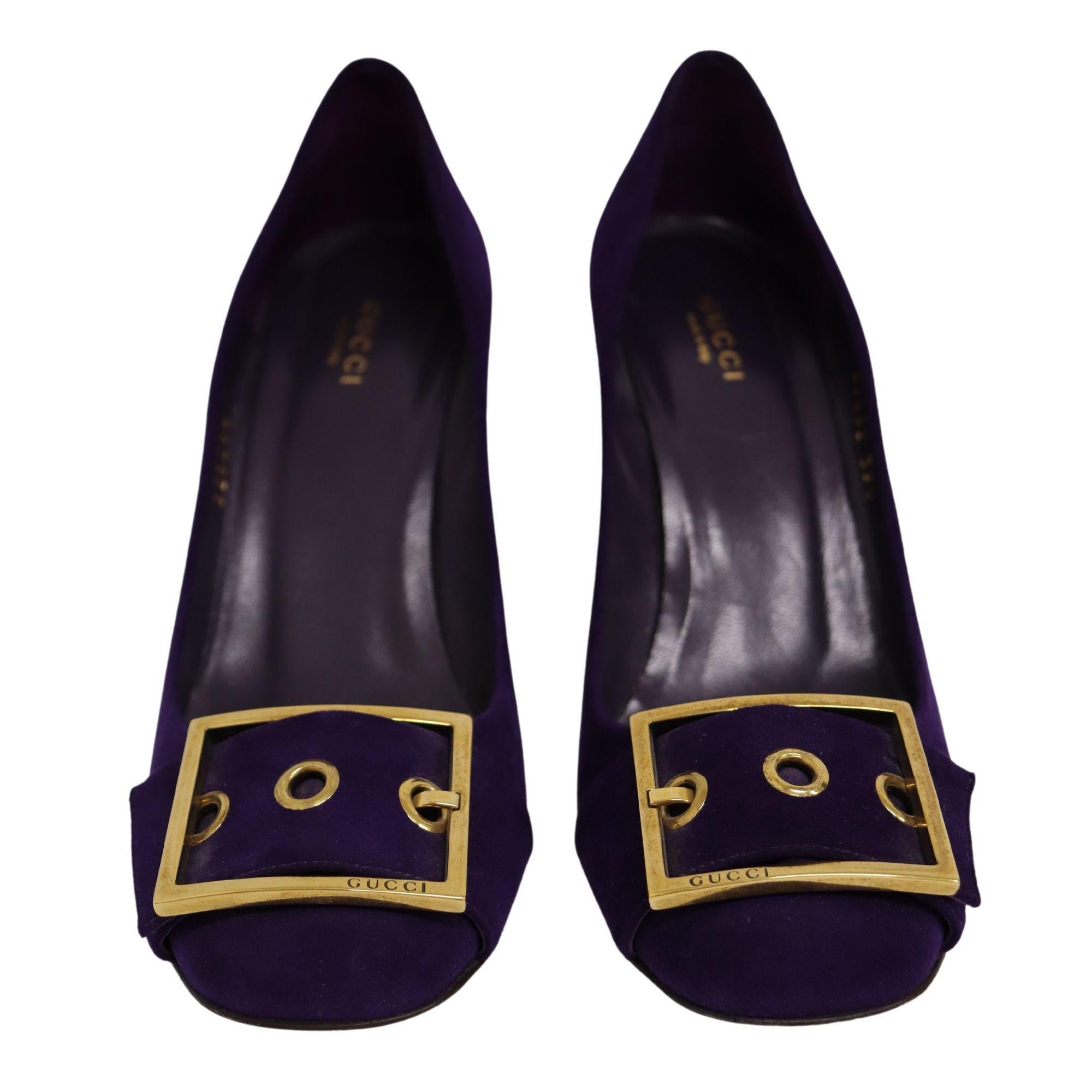 Gucci purple suede pumps with gold buckle detail on the front. In excellent condition.

Material: Suede leather

EU 39.5

Heel: 9cm



Condition

Overall Condition: Good
Interior Condition: Good
Exterior Condition: Good

Extras

N/A