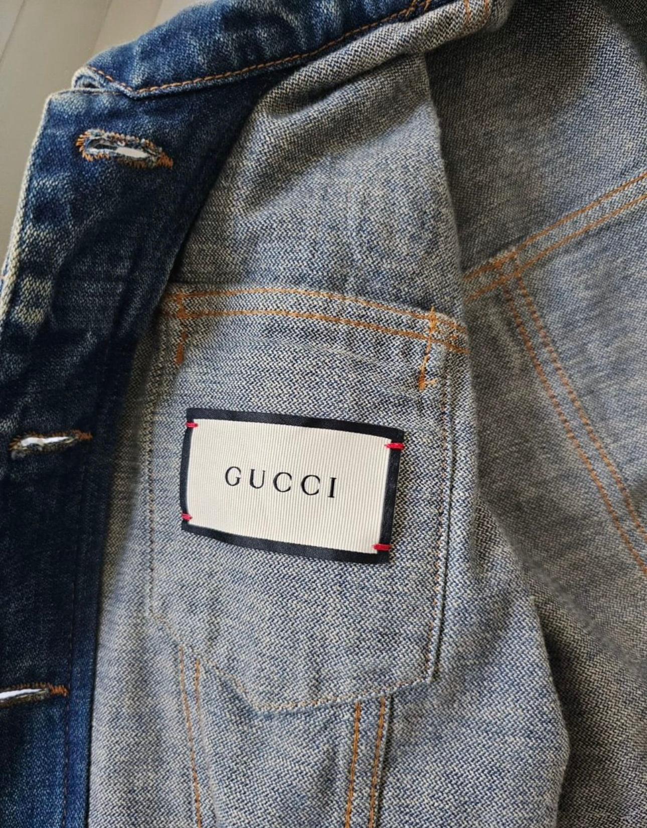 Gucci 3K$ Hollywood Slogan et veste à broderie de lapin en vente 7
