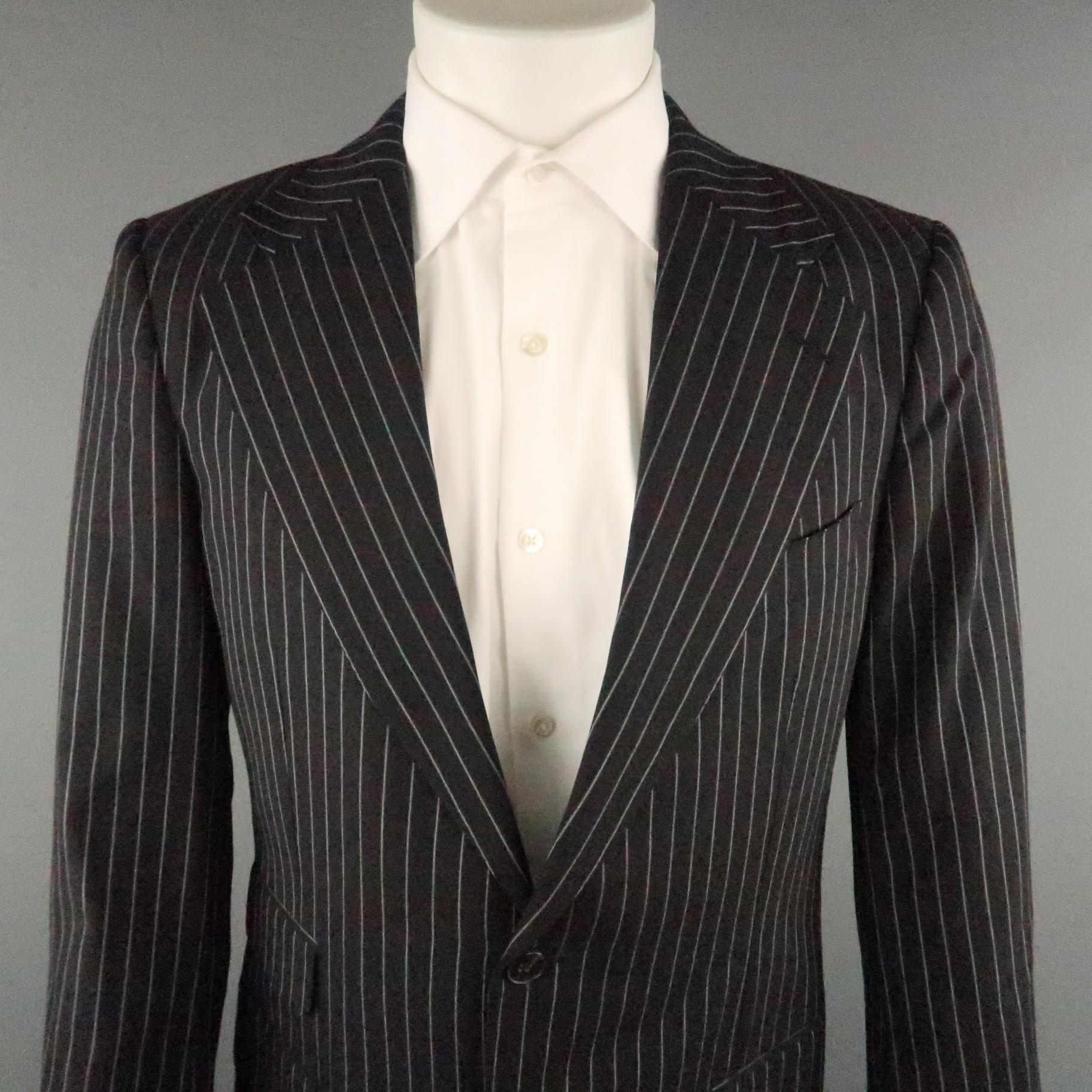 GUCCI 42 Black & White Pinstripe Wool 34 27 Notch Lapel Suit In Excellent Condition In San Francisco, CA