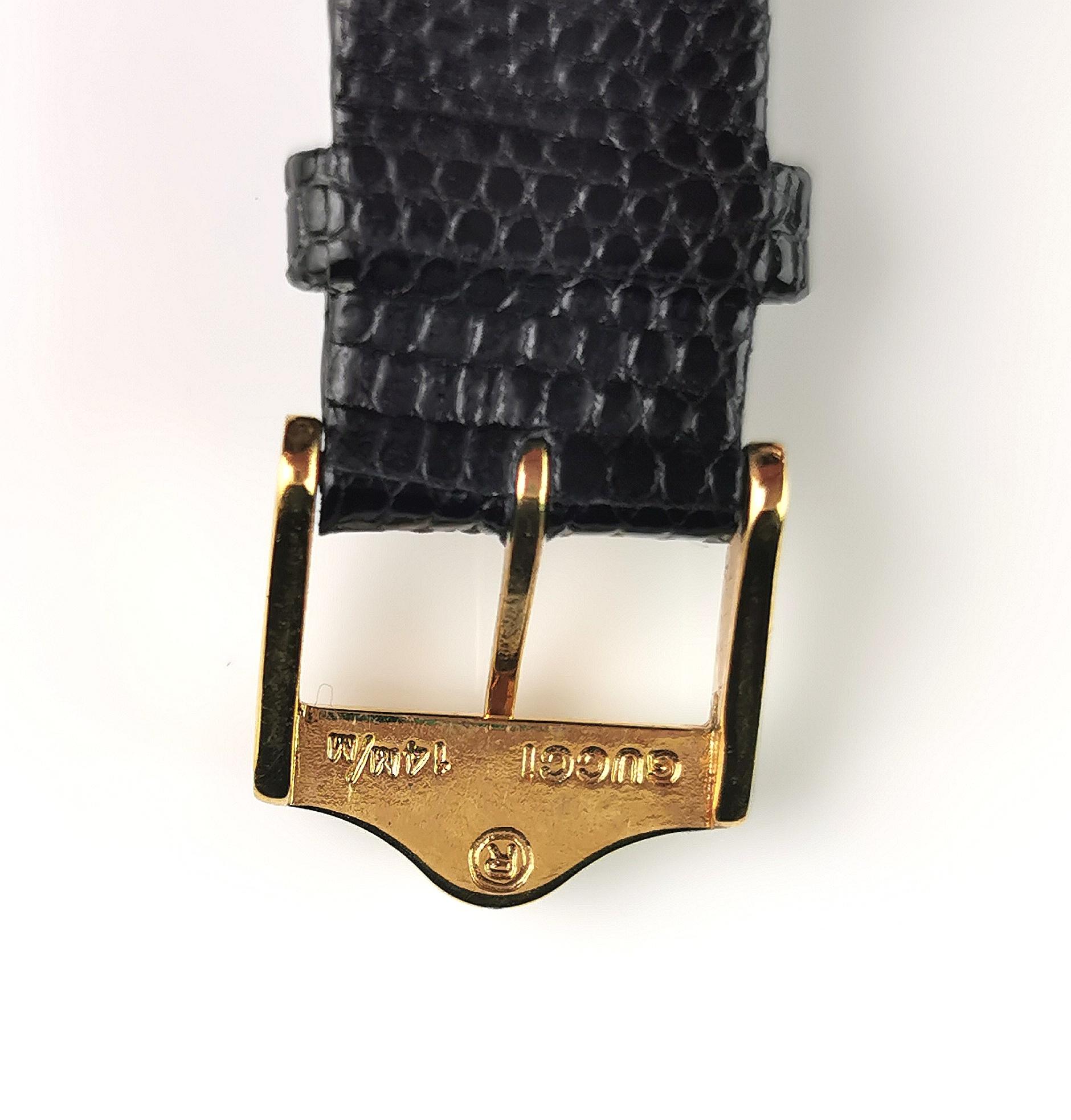Montre-bracelet Gucci 4500m, plaqué or, acier inoxydable, bracelet en cuir  en vente 1