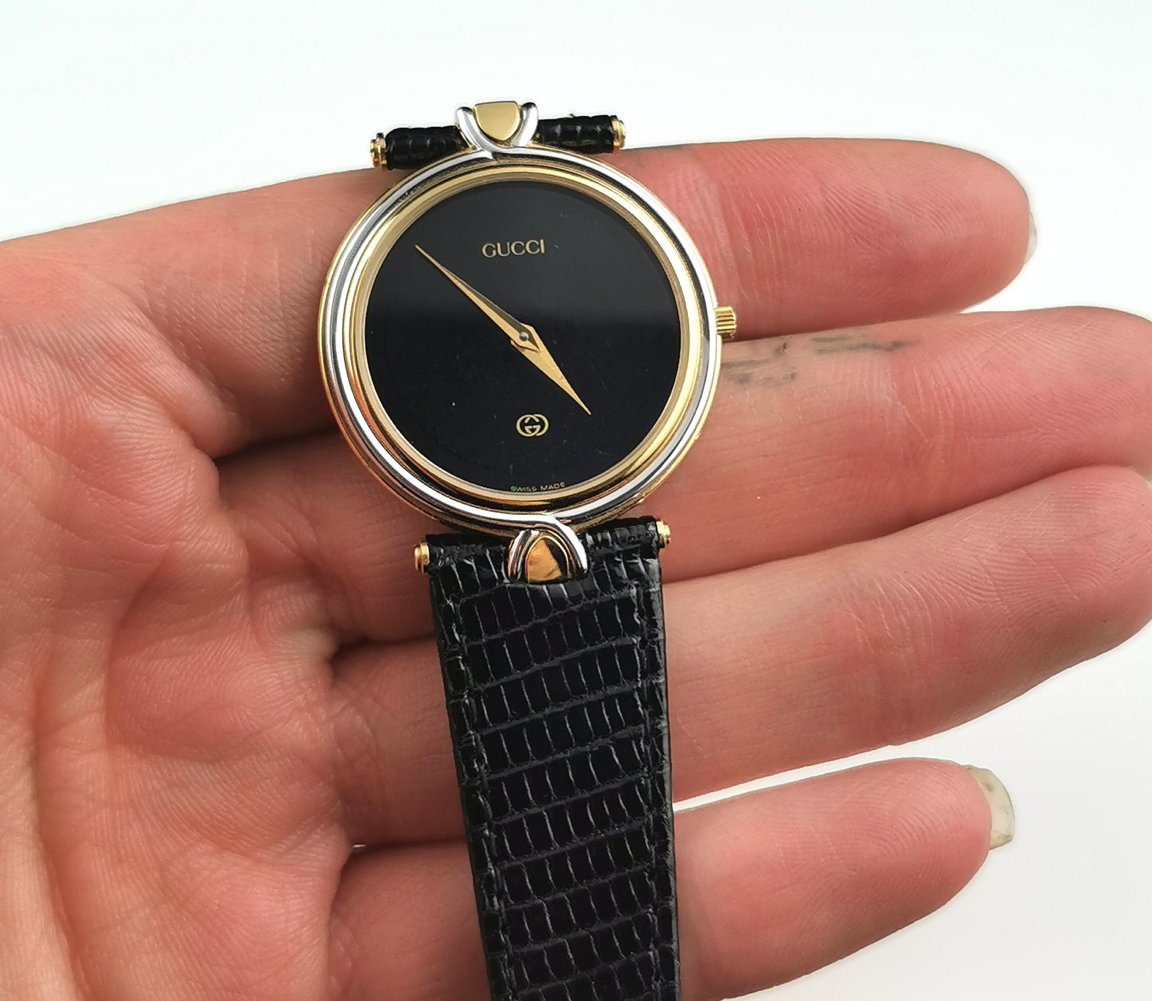 Montre-bracelet Gucci 4500m, plaqué or, acier inoxydable, bracelet en cuir  en vente 3