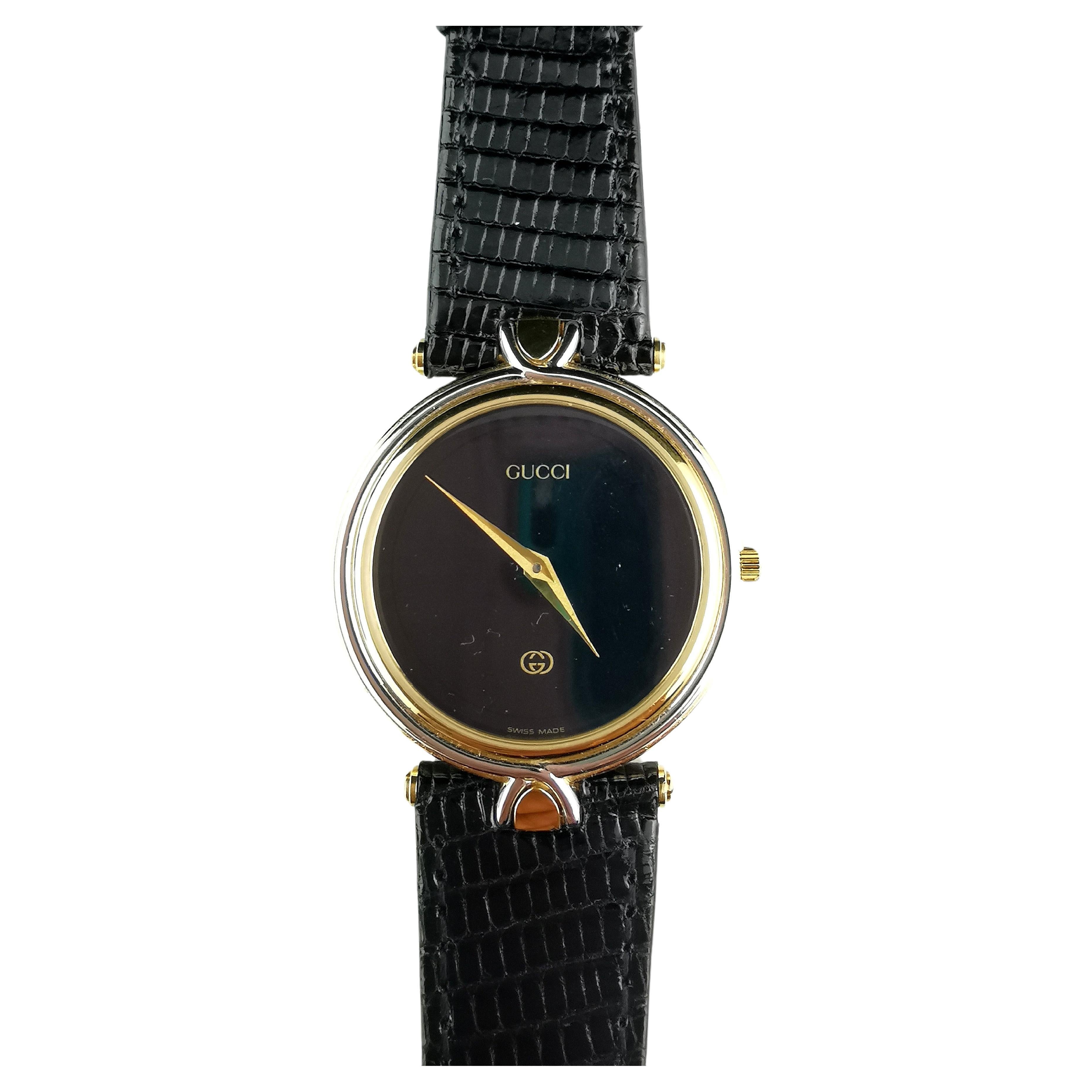 Montre-bracelet Gucci 4500m, plaqué or, acier inoxydable, bracelet en cuir  en vente