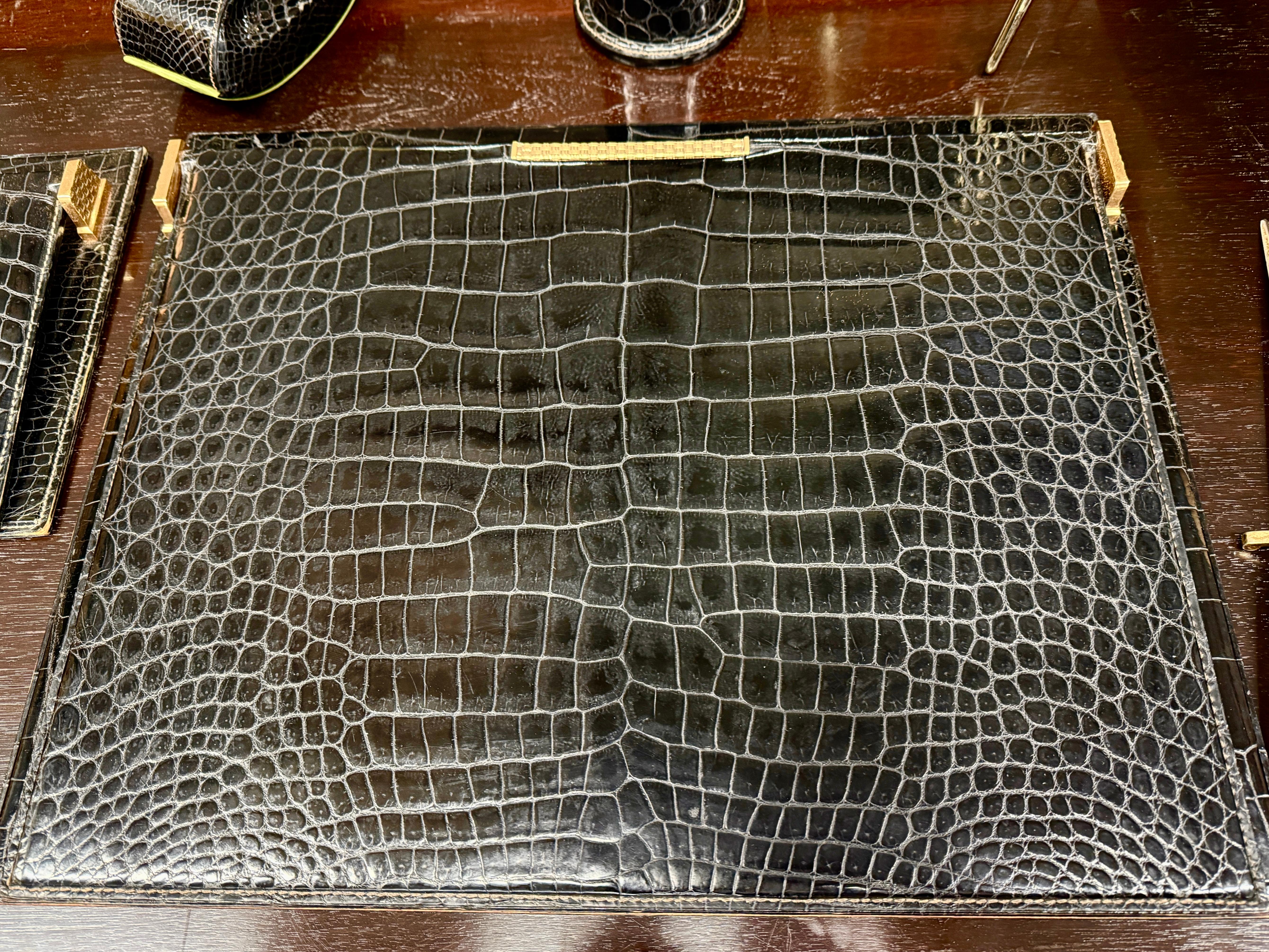 Gucci 5 Piece Desk Set in Krokodil/Alligator, geschenkt von Frank Sinatra im Angebot 11