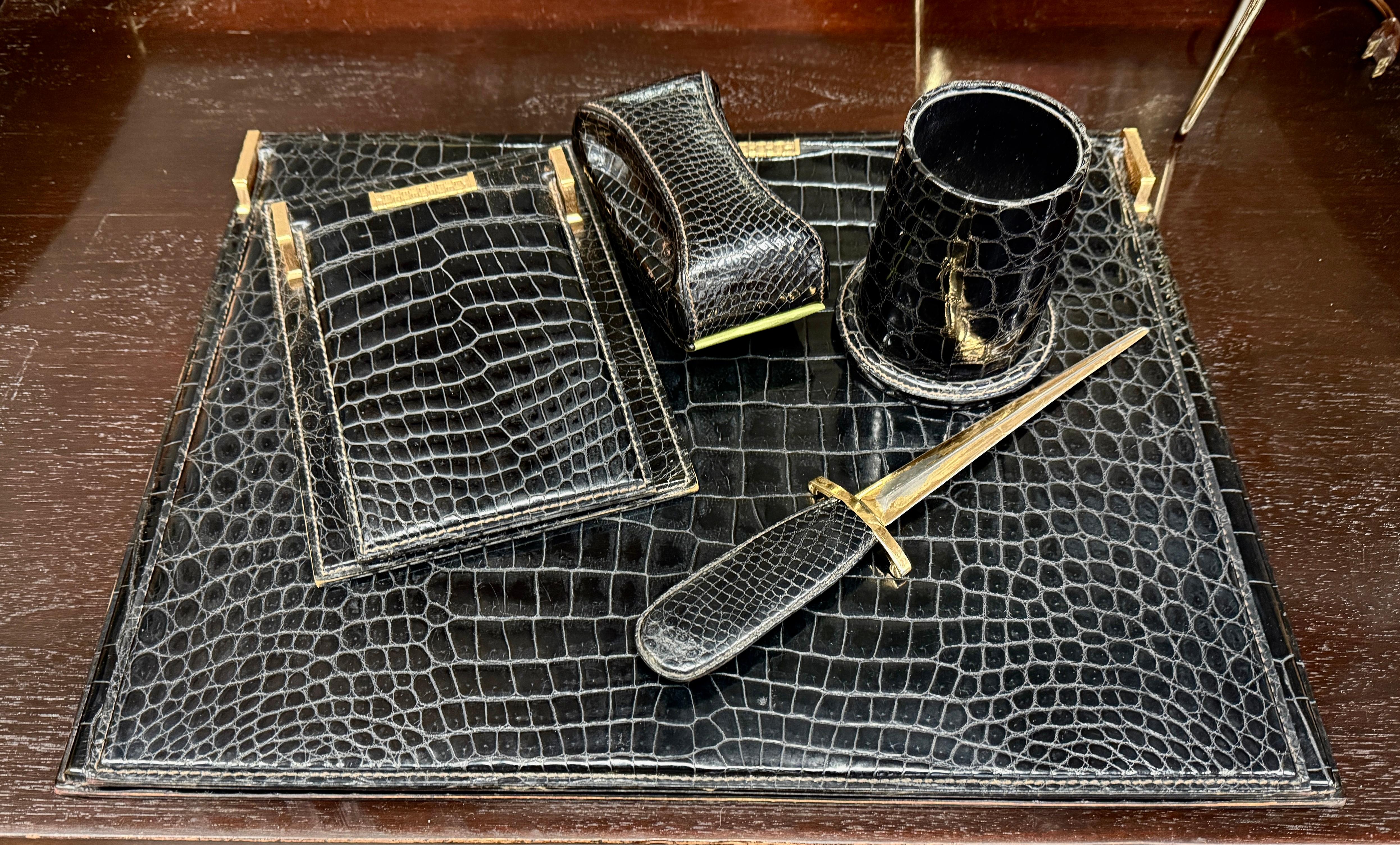 Gucci 5 Piece Desk Set in Krokodil/Alligator, geschenkt von Frank Sinatra im Angebot 12