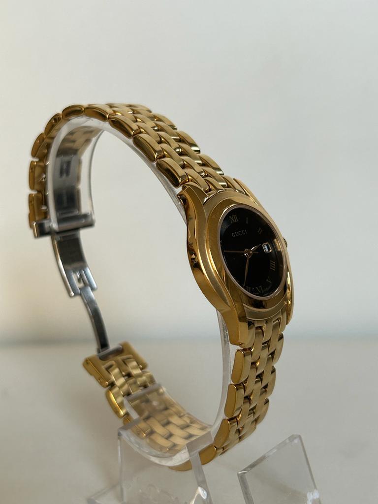 Gucci 5400L Damenarmbanduhr. Schwer vergoldet, 26 mm, Gehäusejahr 1998 für Damen oder Herren