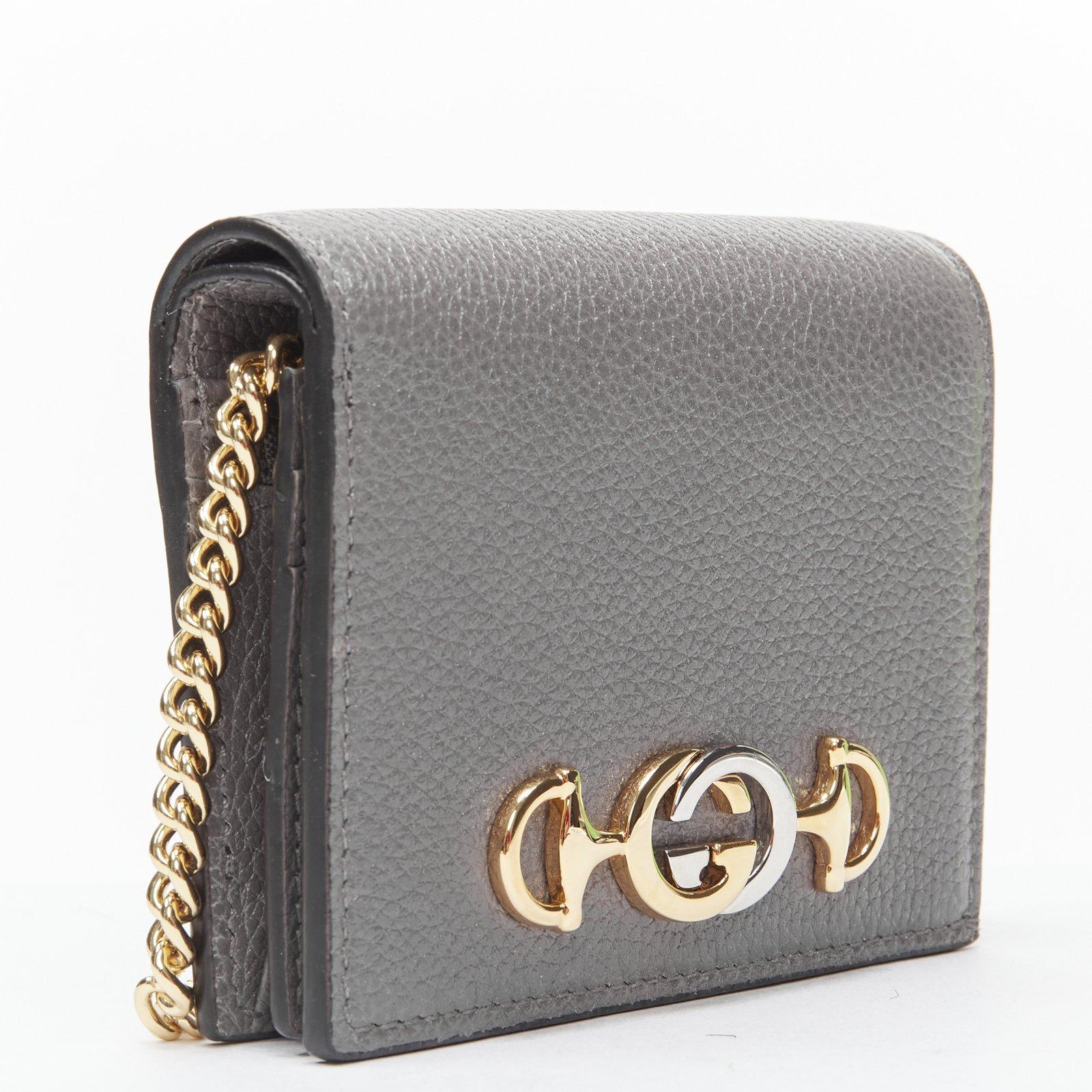 Gris GUCCI 570660 Zumi gris cuir GG Horsebit portefeuille bi-fold sur chaîne mini sac en vente