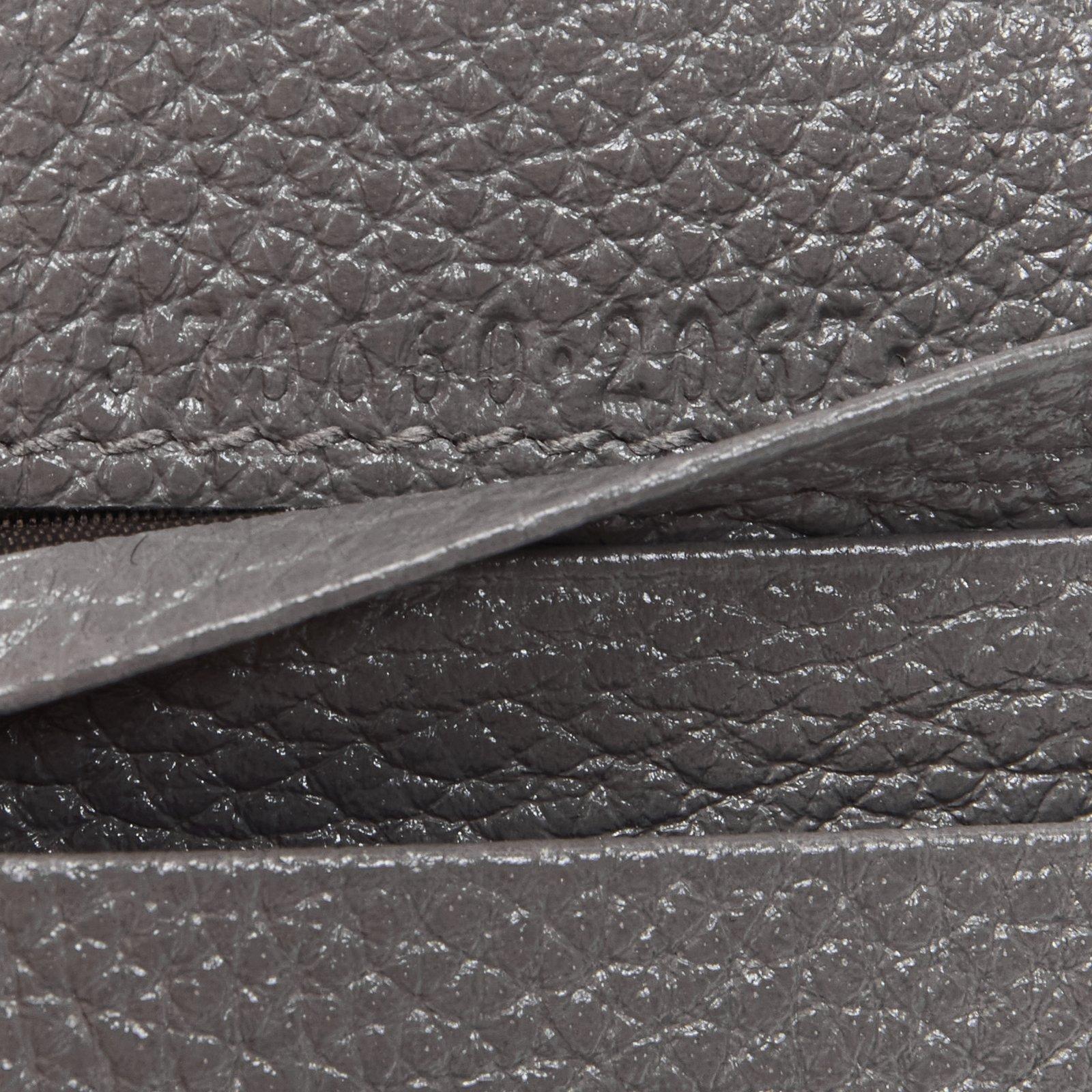 GUCCI 570660 Zumi gris cuir GG Horsebit portefeuille bi-fold sur chaîne mini sac en vente 4