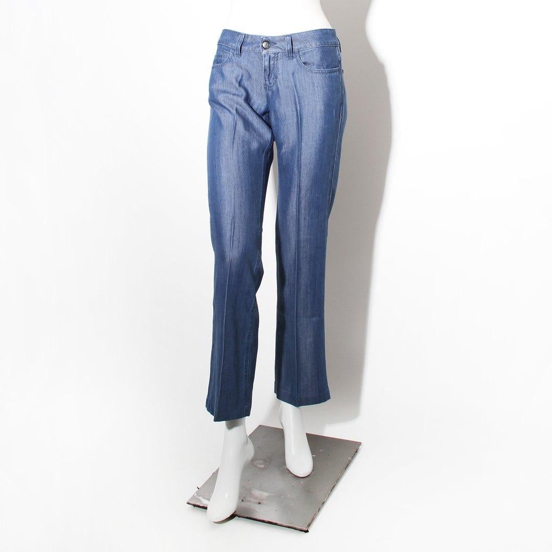 Product Details:
70's style denim jeans by Gucci 
Circa 2010's 
Light wash 
Zip and button closure 
Belt loops 
Two front pockets 
Two back pockets 
Brown Gucci leather patch
Low rise 
Flare pant leg 
100% Lyocell
Made in Italy 
Condition: