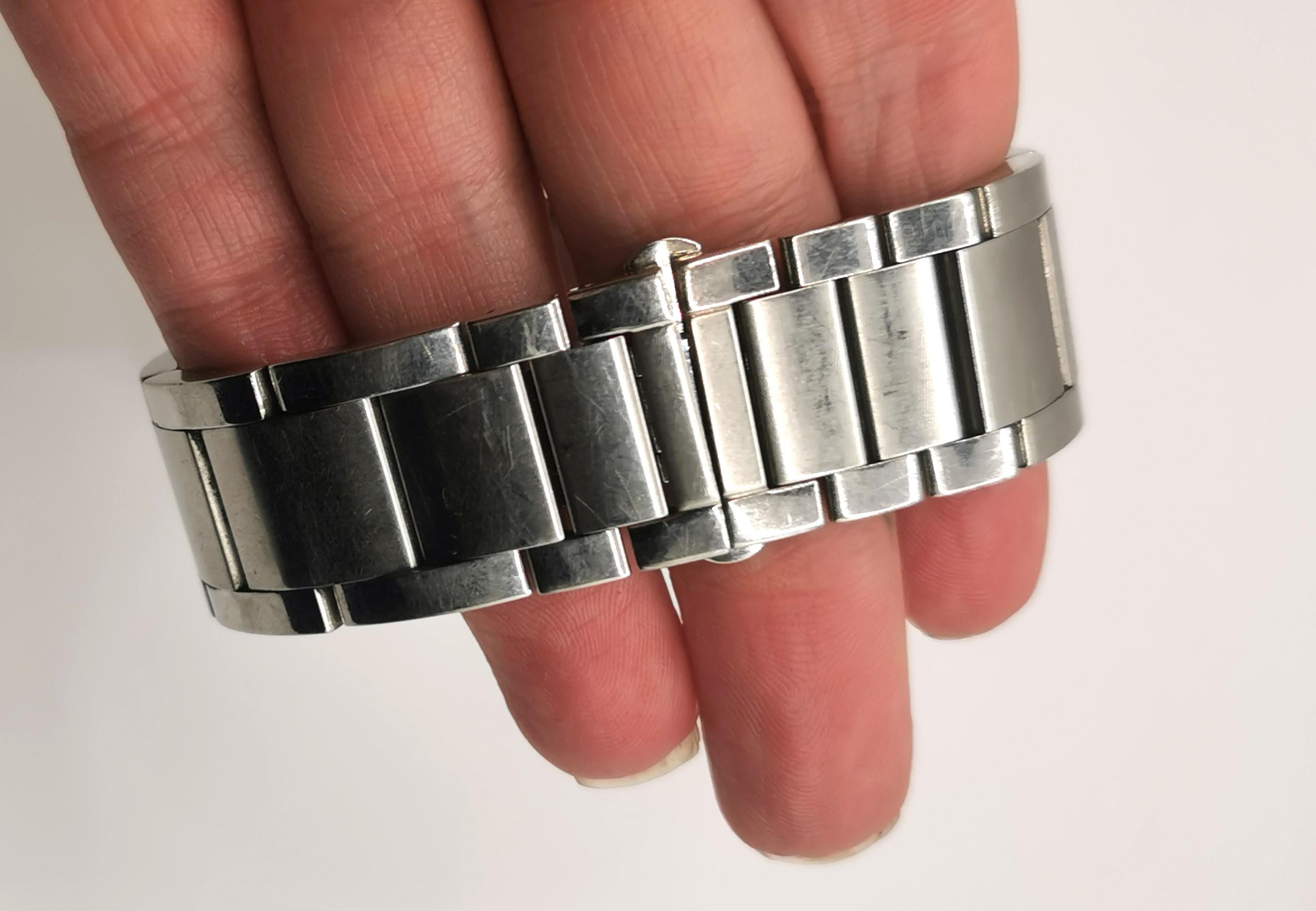 Women's or Men's Gucci 7900M.1 stainless steel wristwatch 