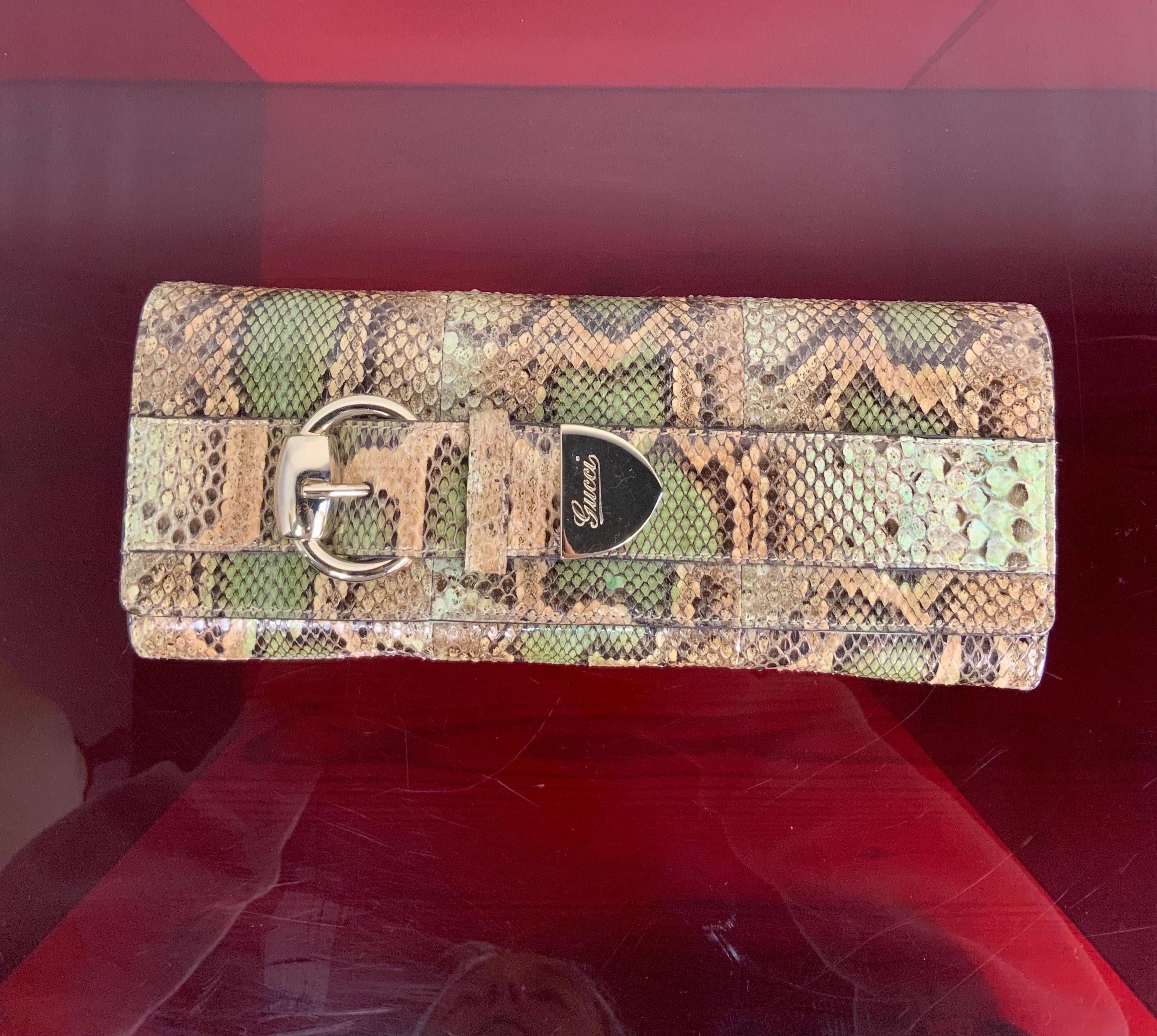 Gucci 90s Tom Ford Python Romy Clutch Bag In Good Condition For Sale In Carnate, IT