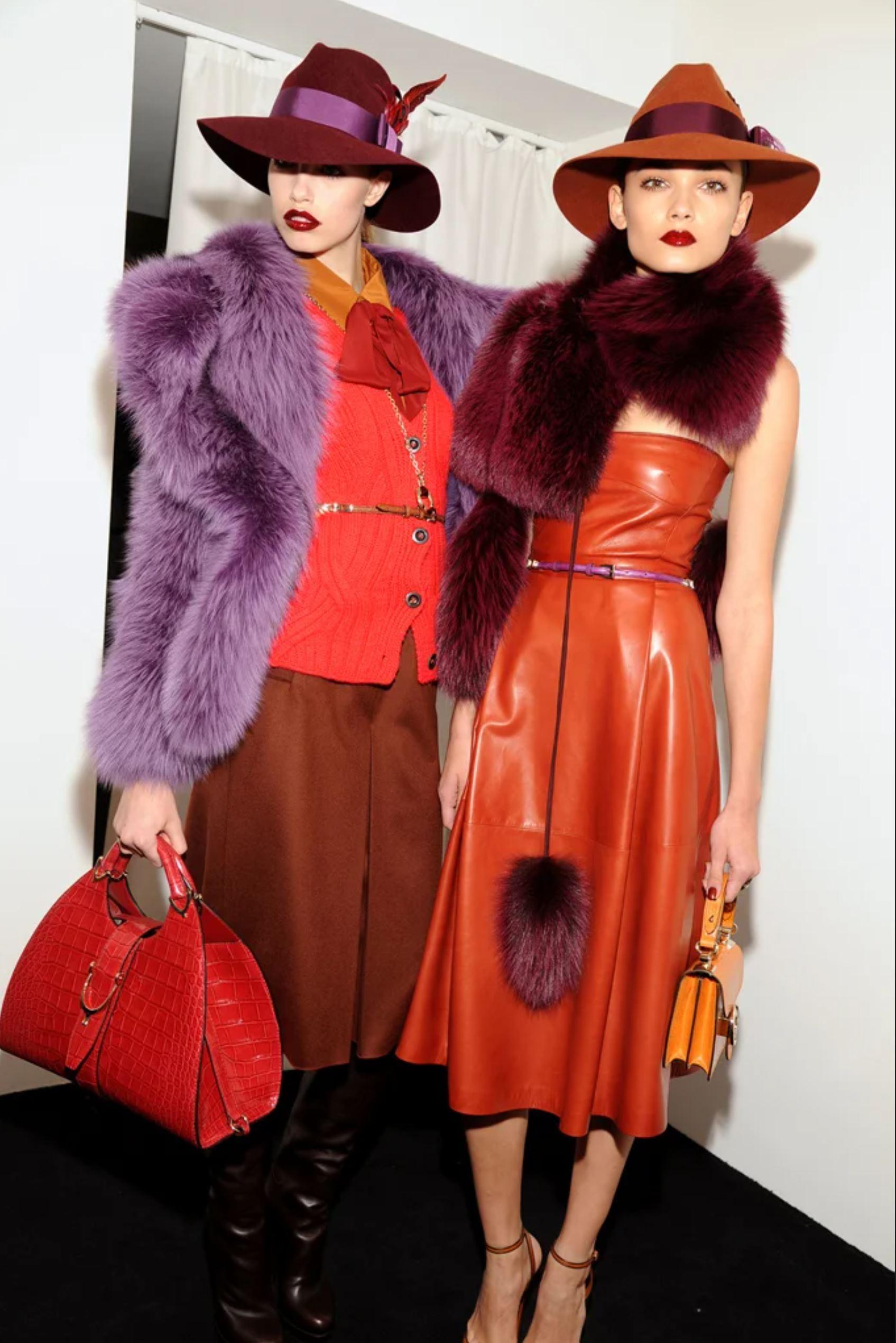 Gucci 
Tout neuf
Extrait du défilé d'automne du 90e anniversaire de Gucci, 
Frida Giannini a cité Anjelica Huston comme influence.
$1815
* Talons en python
* Rare AdS Runway Heels 
* Taille : 37
* Python jaune, olive et brun à travers tout le