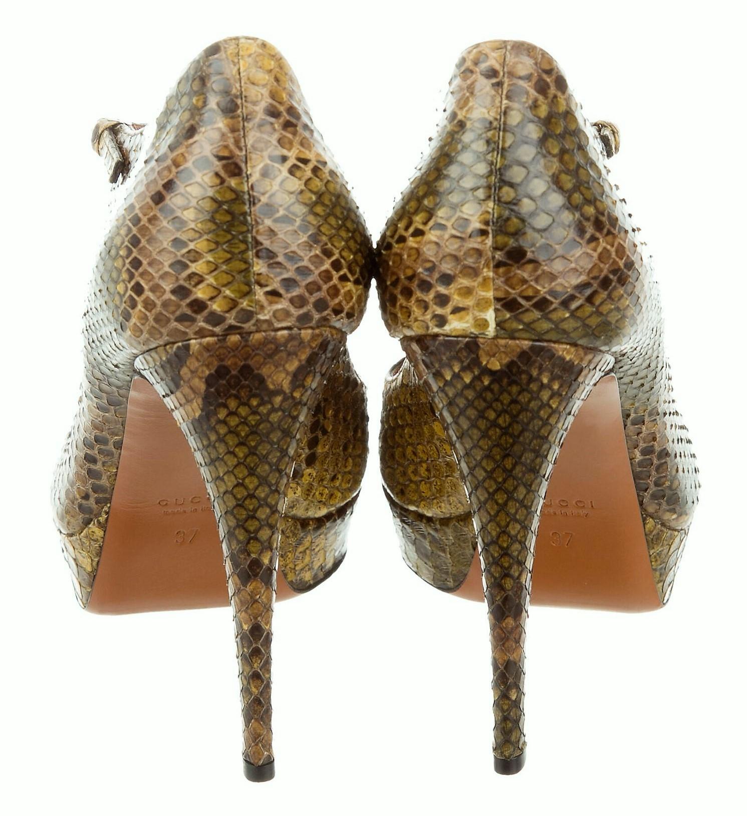 Marron Chaussures à talons Gucci 90e anniversaire défilé en peau de serpent python, taille 37, neuves en vente