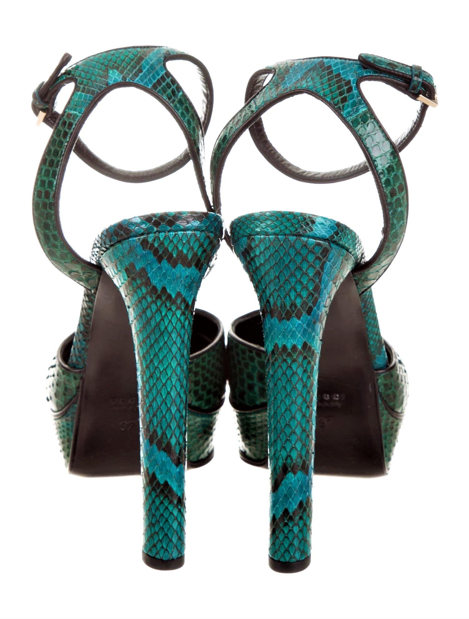 Gucci 90th Anniversary Fall Runway Python Skakeskin Pump Heels Sz 37   $2425 in vendita 11