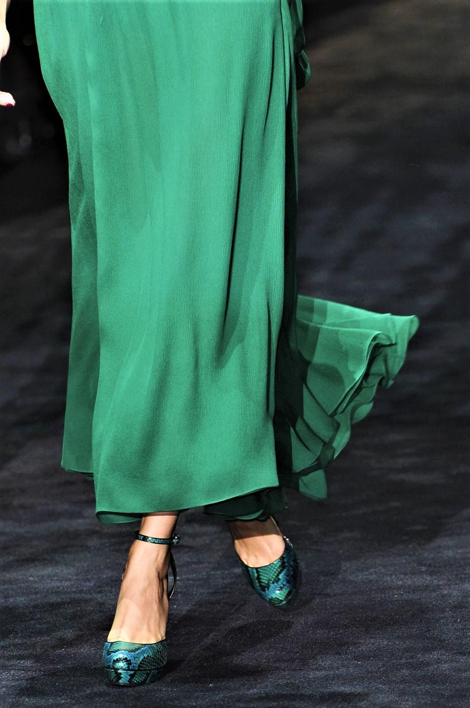 Gucci 90th Anniversary Fall Runway Python Skakeskin Pump Heels Sz 37   $2425 in vendita 4