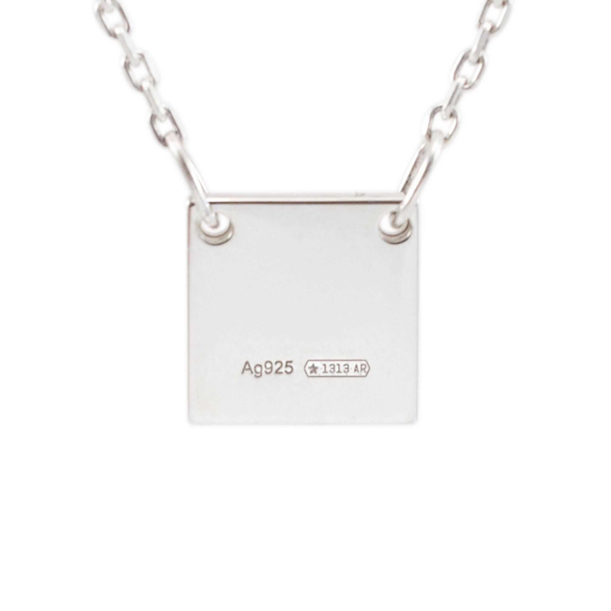 Gucci 925 Sterling Silver Ladies Square Tag Pendant Necklace In Excellent Condition For Sale In Houston, TX