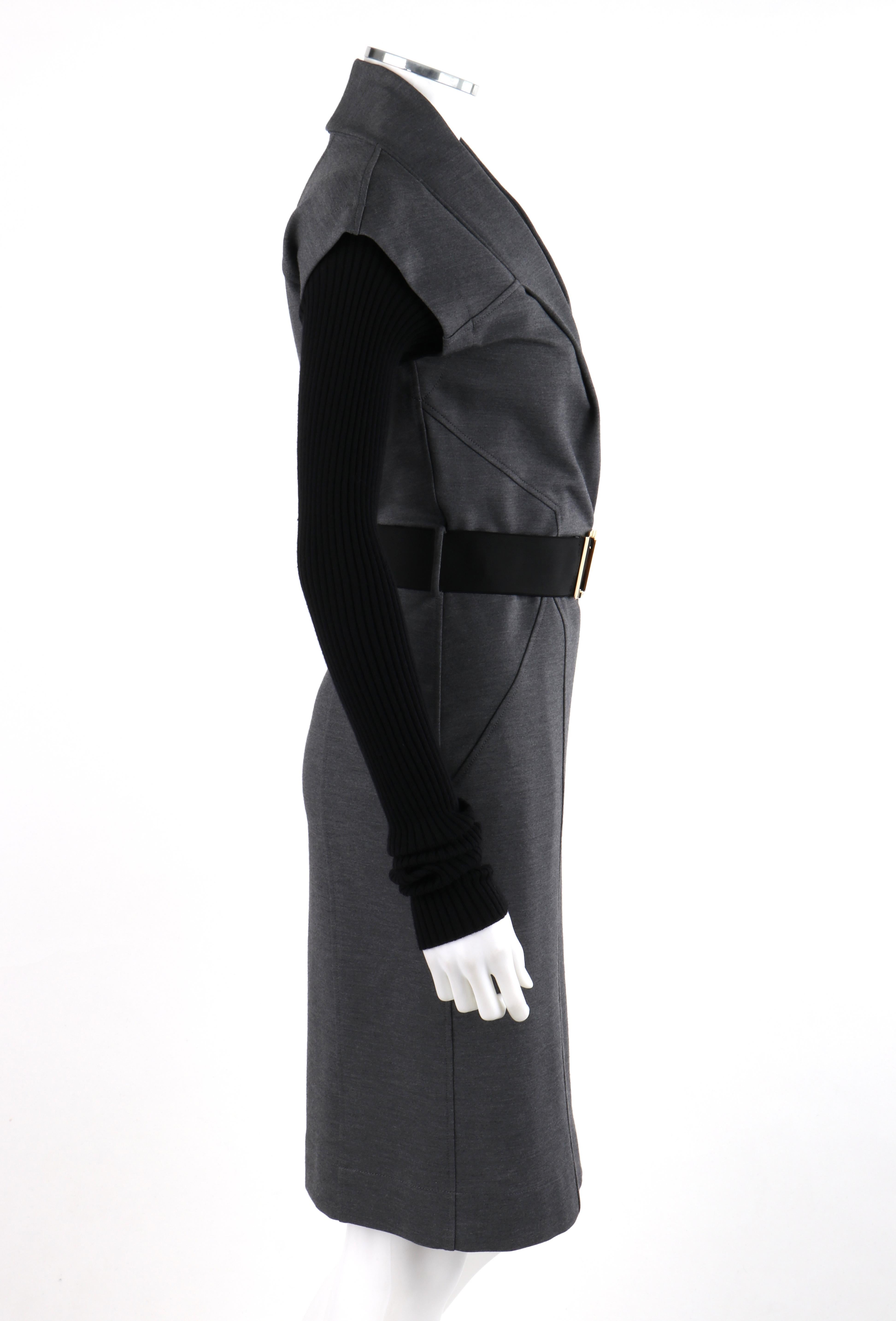 GUCCI A/W 2009 Gray Surplice Neckline Sheath Belted Shawl Fold Dress In Good Condition In Thiensville, WI