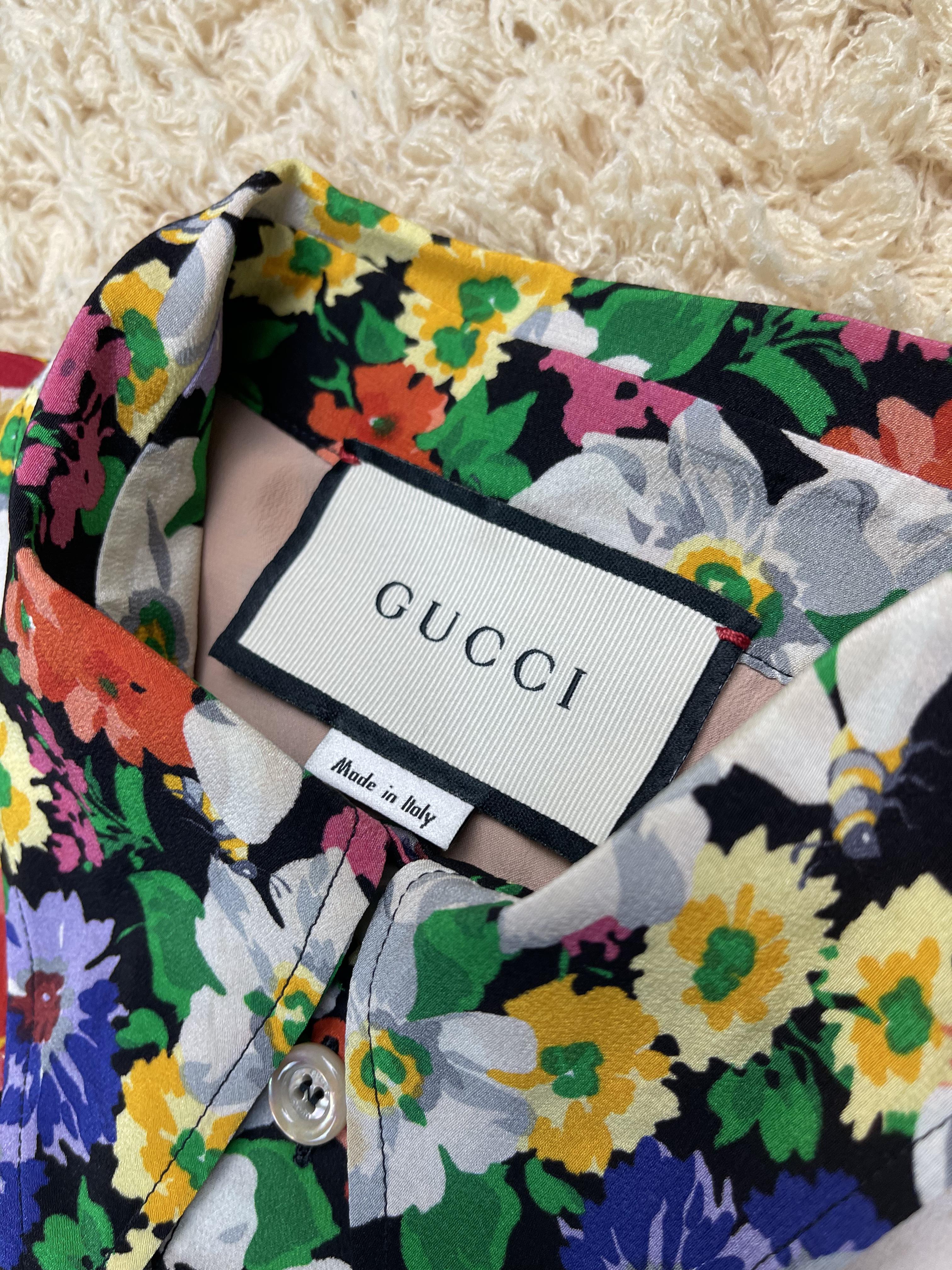 Gucci A/W2017 Pleats Floral Shirt  In Good Condition For Sale In Seattle, WA