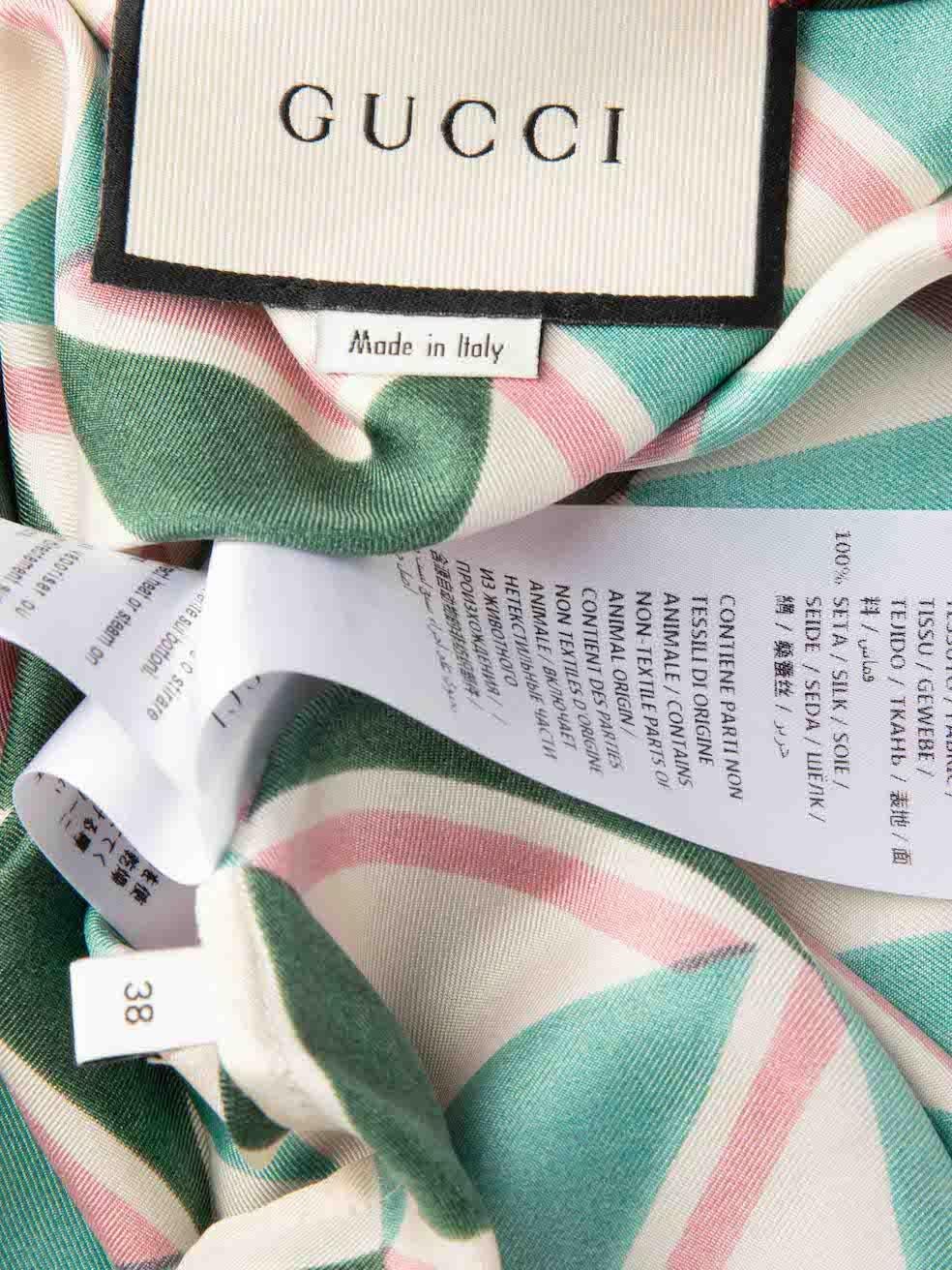 Chemisier Gucci en soie imprimé abstrait avec nœud papillon, taille XS Pour femmes en vente