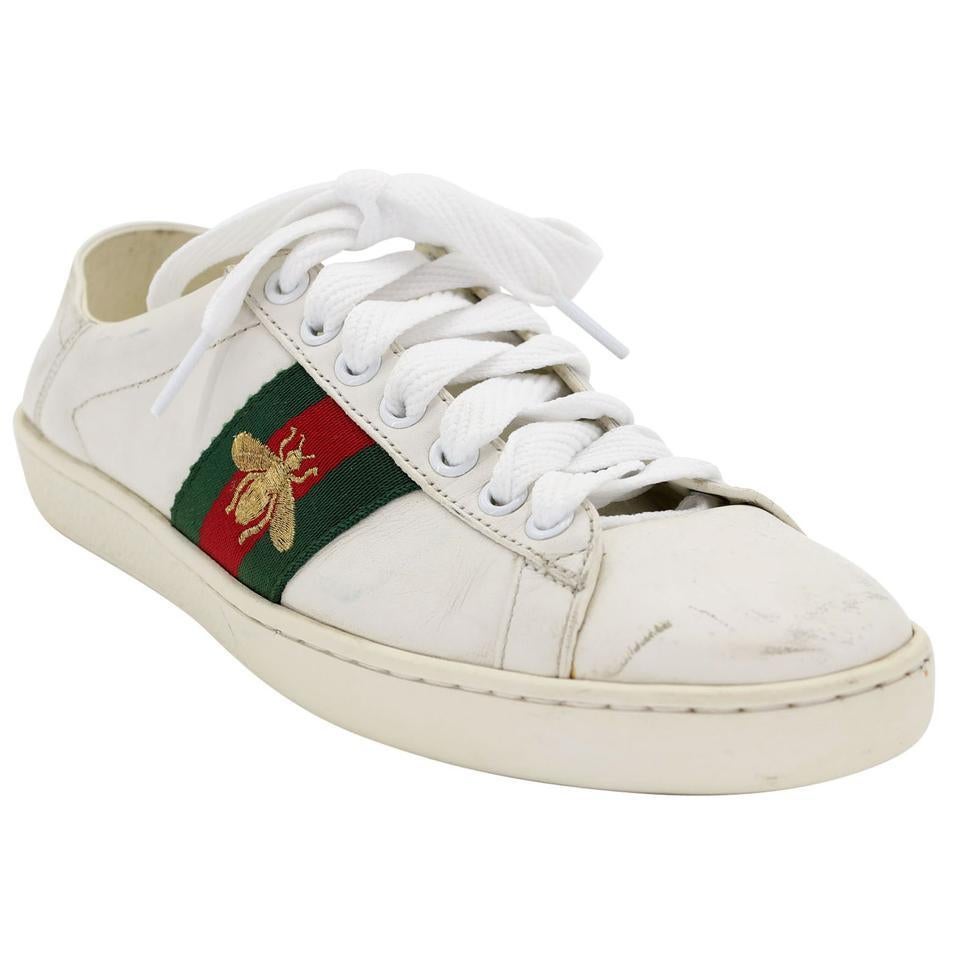 Gucci Ace Bee 6 Embroidered Leather Low Top Sneakers GG-S0805P-0011 In Good Condition For Sale In Downey, CA
