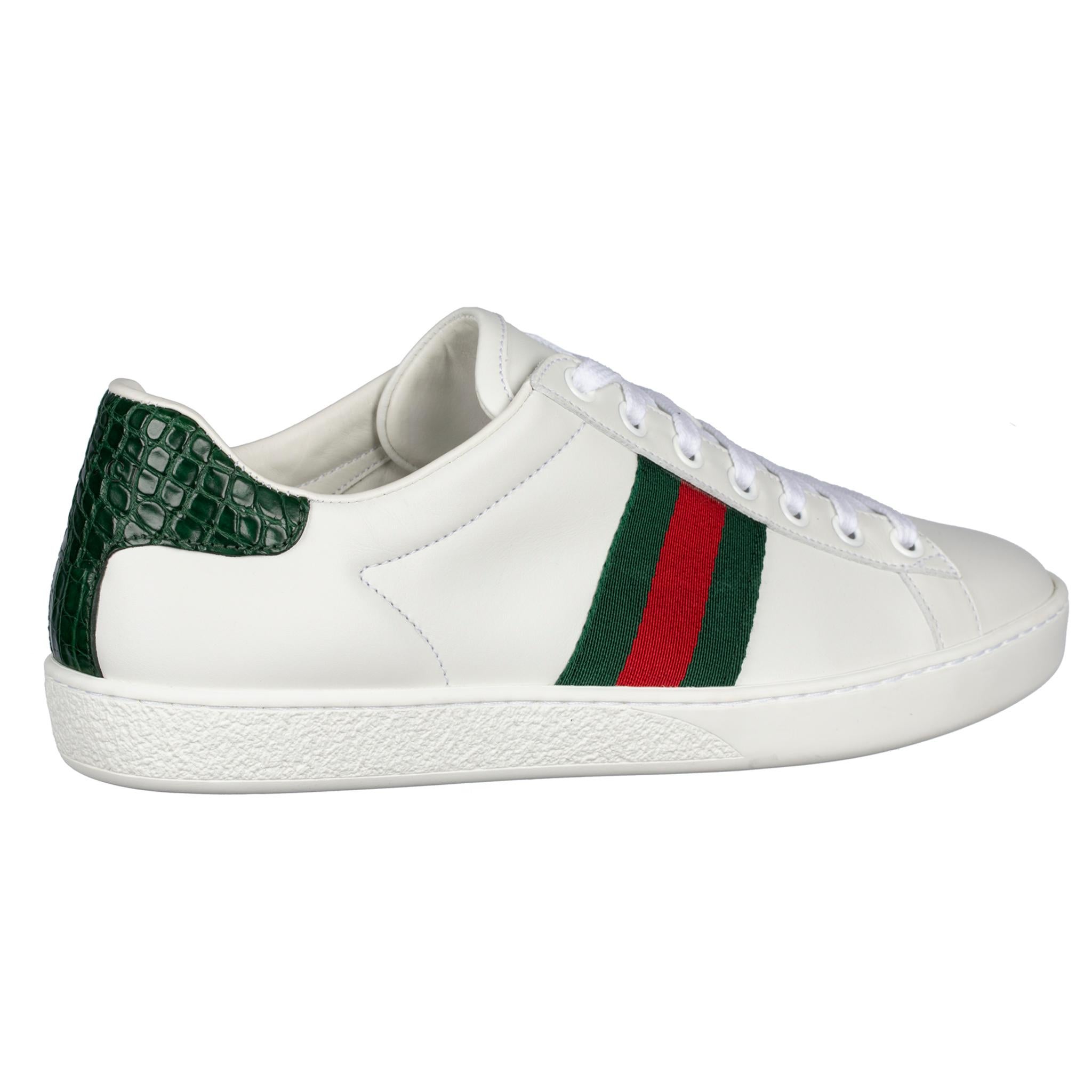 Gucci Ace Sneaker White Green & Red Stripe

Brand:

Cucci

Product:

Ace Sneakers With Embossed Crocodile Leather

Size:

38 It

Colour:

White, Green & Red

Material:

Smooth Leather & Embossed Crocoidle

Condition:

Preloved; Excellent (Like