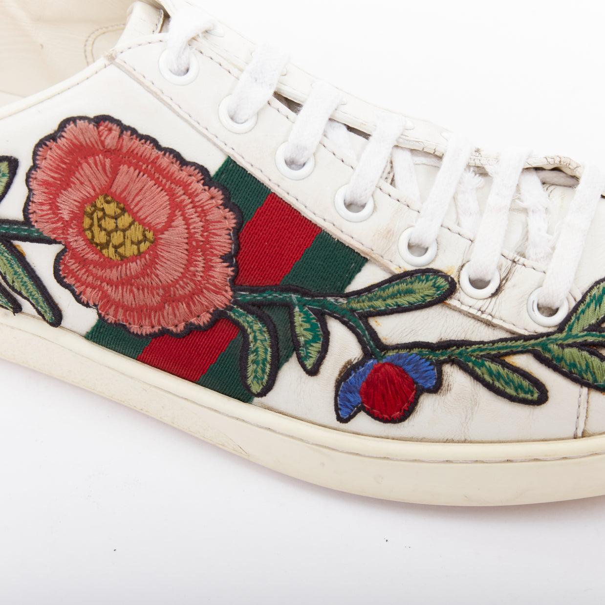 Gucci Ace, scarpe da ginnastica in pelle bianca e rosa con ricamo floreale, EU37.5 in vendita 2