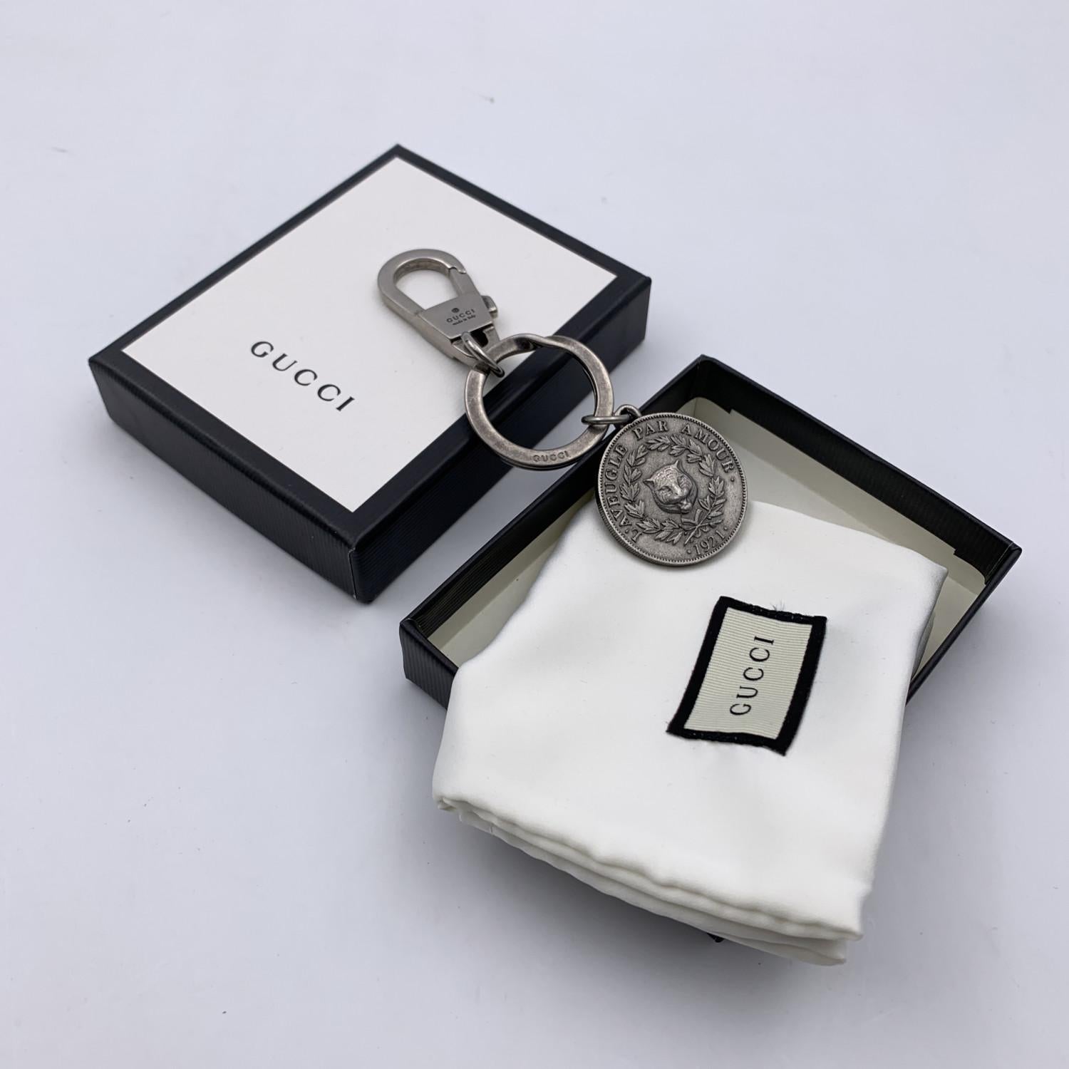Gucci Aged Sliver Metal Tiger Head Coin Charm Bag Keyring In New Condition In Rome, Rome