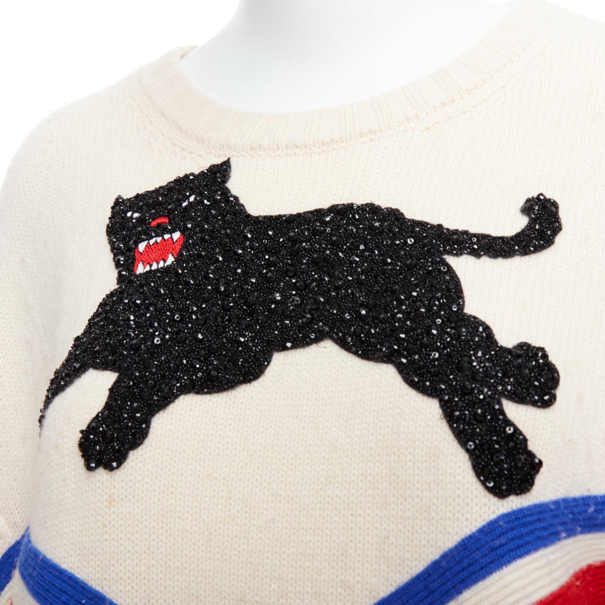 GUCCI Alessandro 2016 Runway 100% wool crystal panther intarsia puff sweater (pull bouffant).
Référence : VACN/A00053
Marque : Gucci
Designer : Alessandro Michele
Collectional : 2016 - Défilé
MATERIAL : Laine
Couleur : Rouge, Beige
Motif : Imprimé