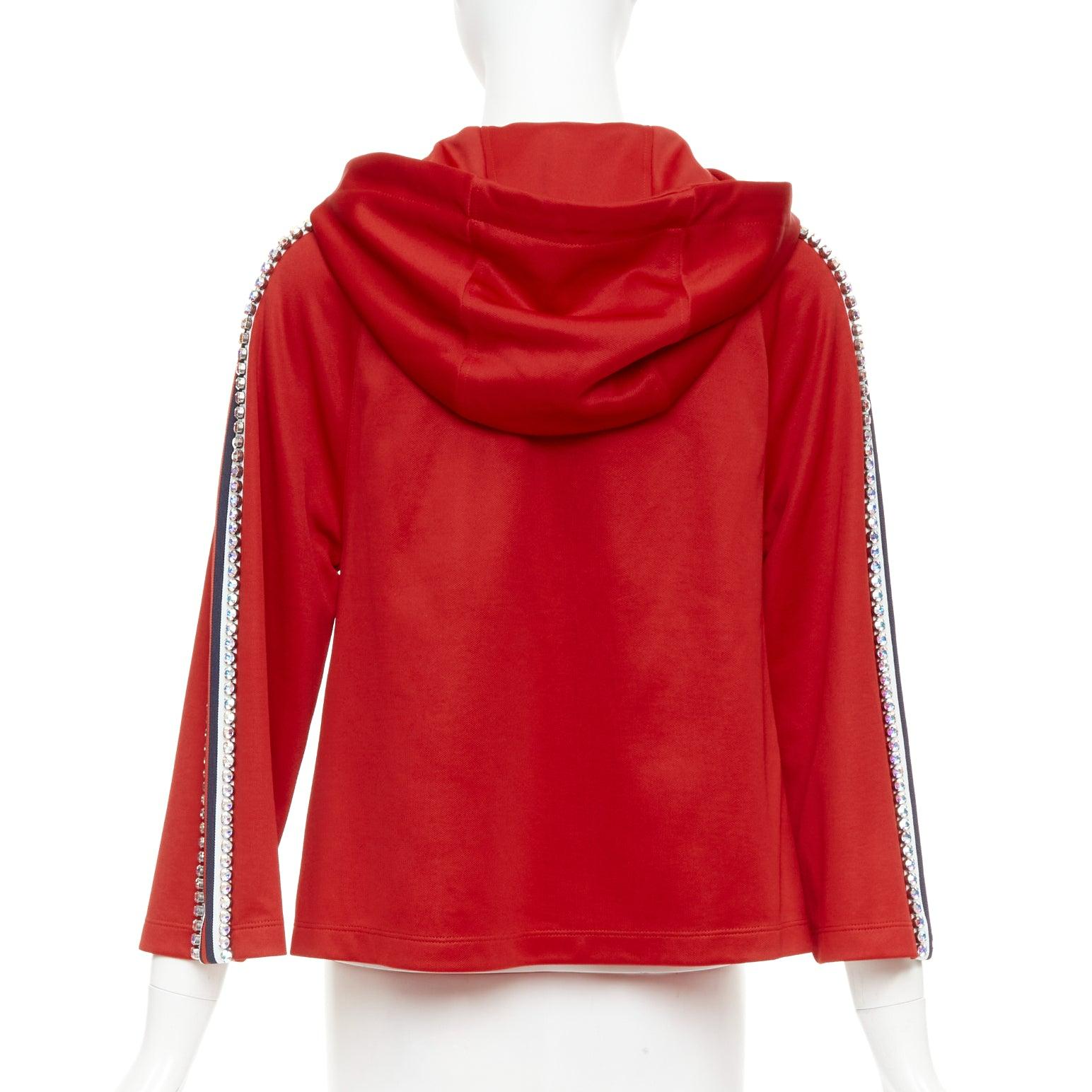 GUCCI Alessandro Michele 2018 rot Strass Kristall ausgestellte Trainingsjacke XS im Angebot 1