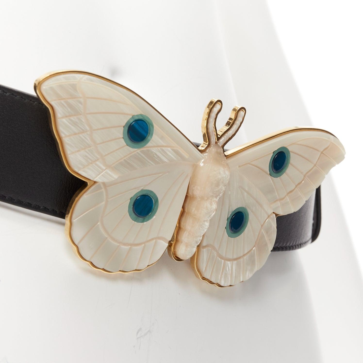 GUCCI Alessandro Michele cream mother of pearl butterfly black leather belt 75cm
Reference: AAWC/A01204
Brand: Gucci
Designer: Alessandro Michele
Material: Leather, Pearl
Color: Black, Cream
Pattern: Solid
Closure: Belt
Lining: Black Leather
Extra