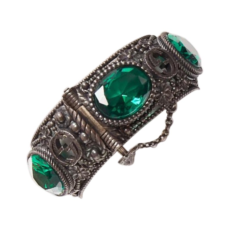 GUCCI Alessandro Michele GG logo en cristal vert antique bracelet bangle