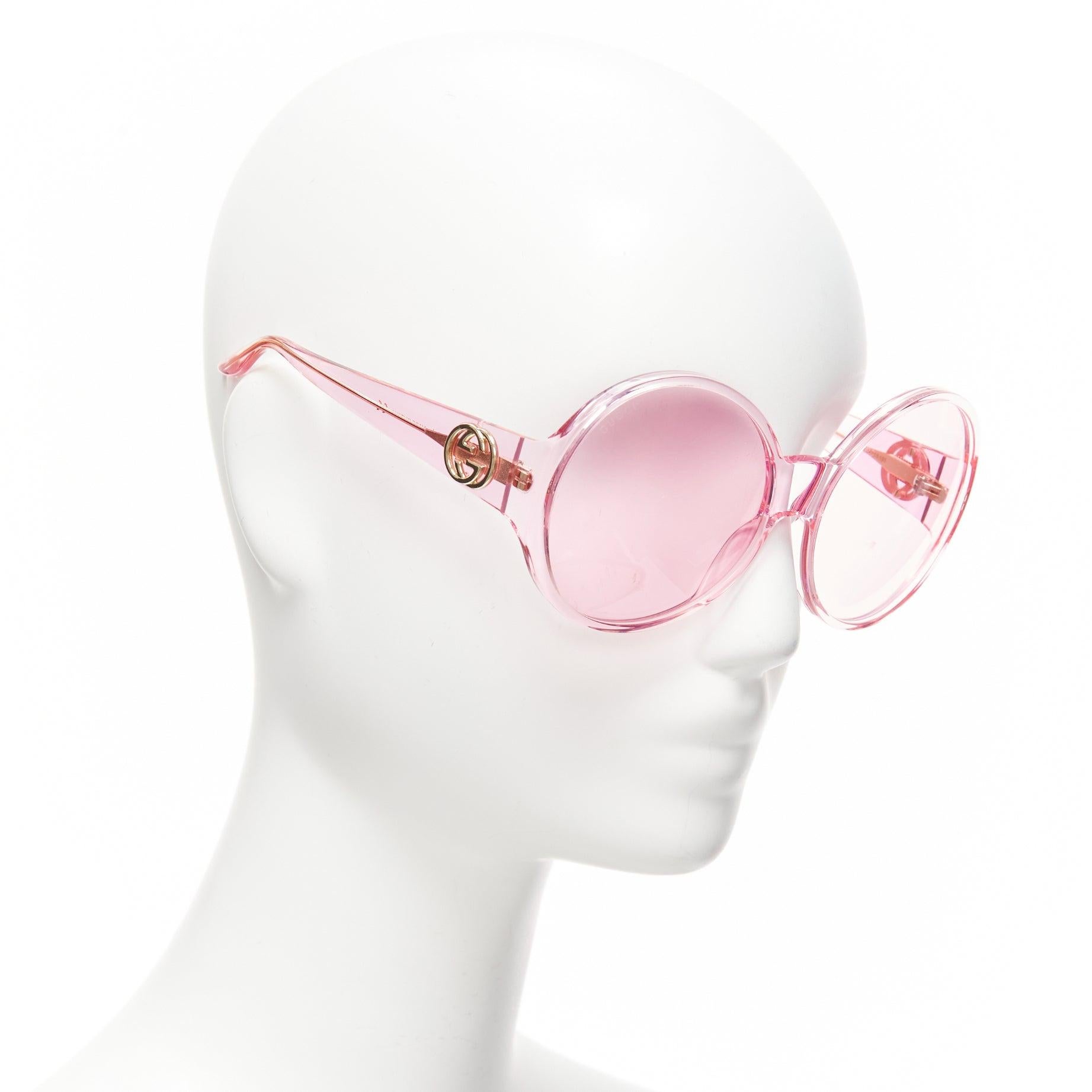 GUCCI Alessandro Michele GG0954S pink hue round frame oversized sunnies
Reference: TGAS/D01038
Brand: Gucci
Designer: Alessandro Michele
Model: GG0954S
Material: Acetate
Color: Pink, Gold
Pattern: Solid
Lining: Pink Acetate
Extra Details: Logos at
