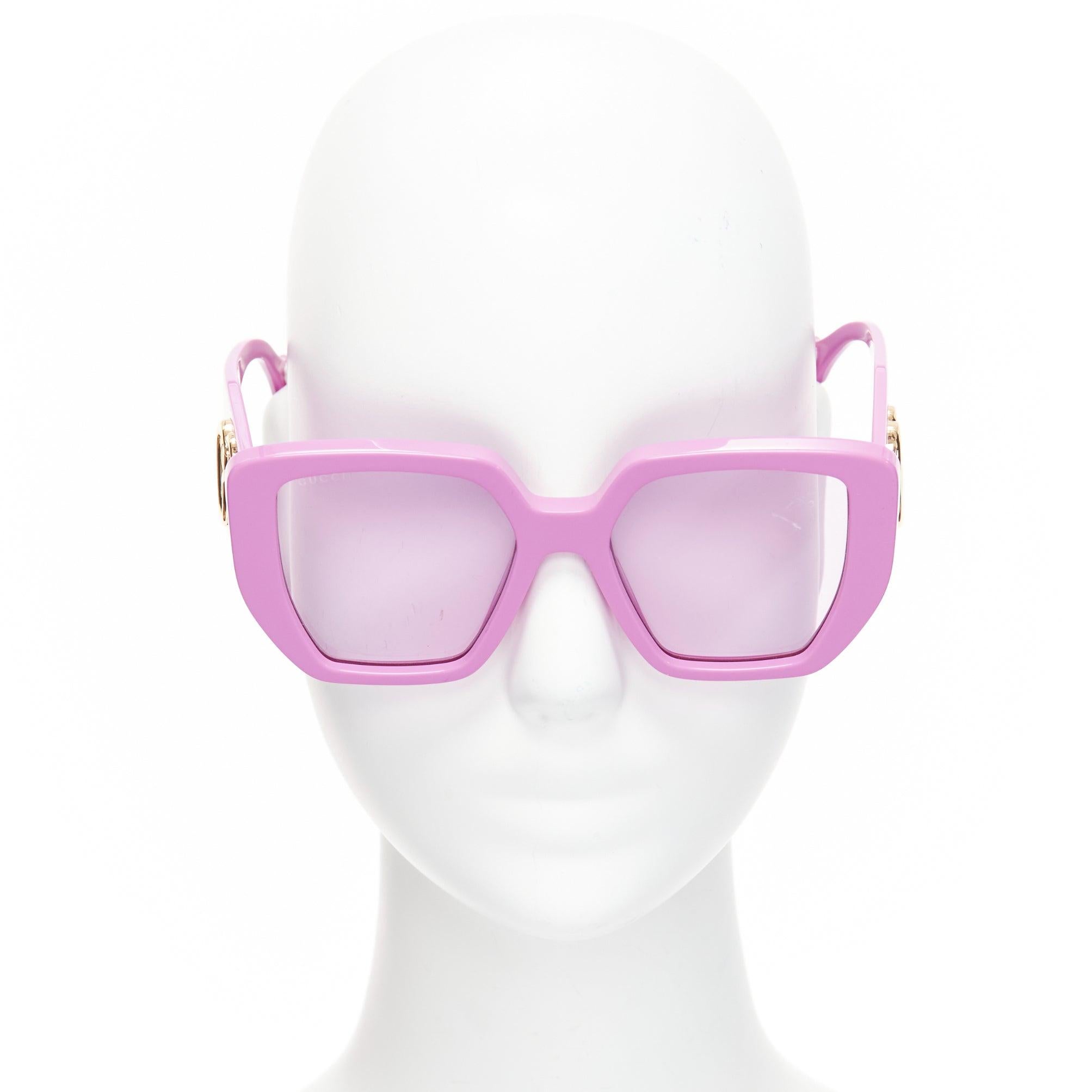 GUCCI Alessandro Michele GG0956S pink GG logo square frame oversized sunglasses
Reference: TGAS/D01033
Brand: Gucci
Designer: Alessandro Michele
Model: GG0956S
Material: Acetate
Color: Gold, Pink
Pattern: Solid
Lining: Pink Acetate
Extra Details: