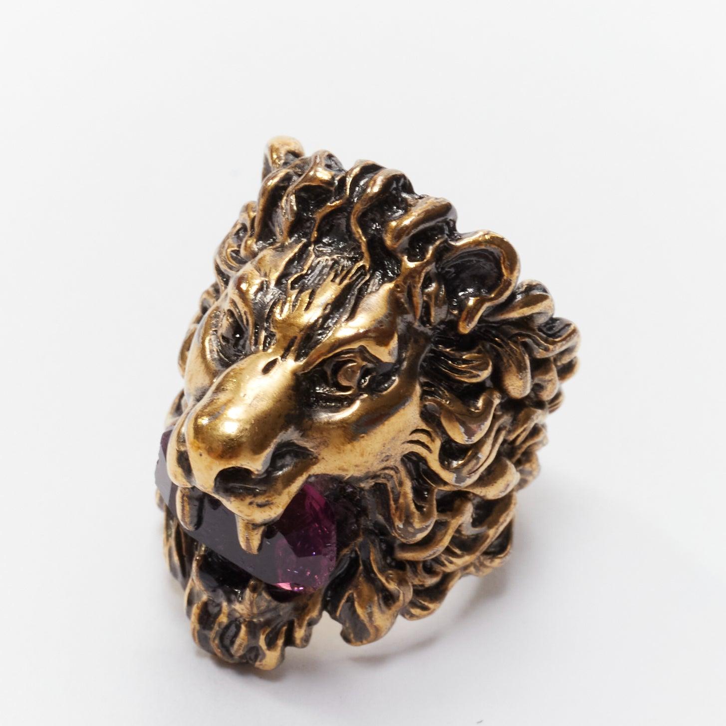 GUCCI Alessandro Michele gold lion purple crystal oversized cocktail ring Sz0 In Good Condition For Sale In Hong Kong, NT