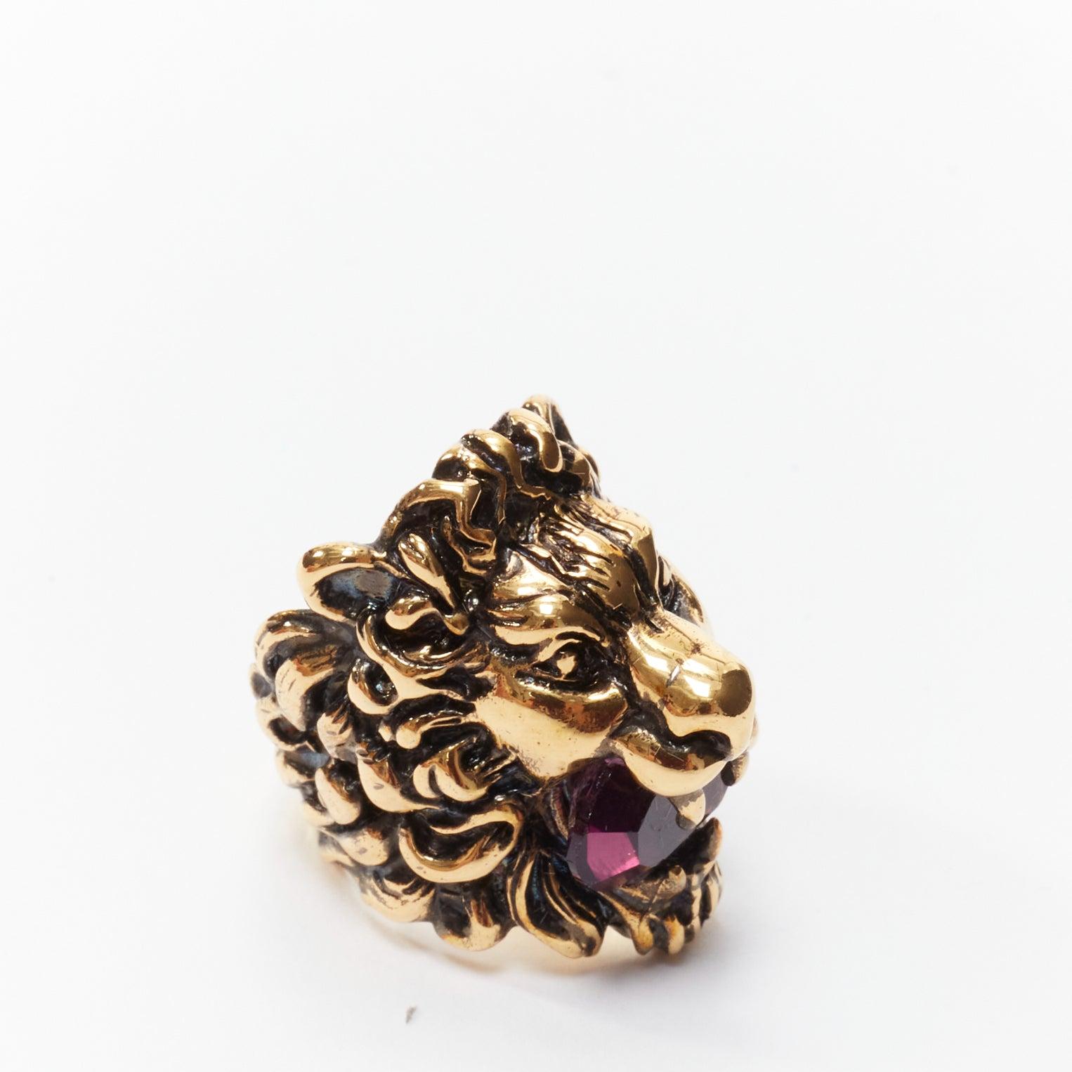 GUCCI Alessandro Michele gold lion purple crystal oversized cocktail ring Sz1
Reference: BSHW/A00120
Brand: Gucci
Designer: Alessandro Michele
Material: Metal, Plastic
Color: Gold, Purple
Pattern: Solid
Closure: Pull On
Lining: Metallic Metal
Extra