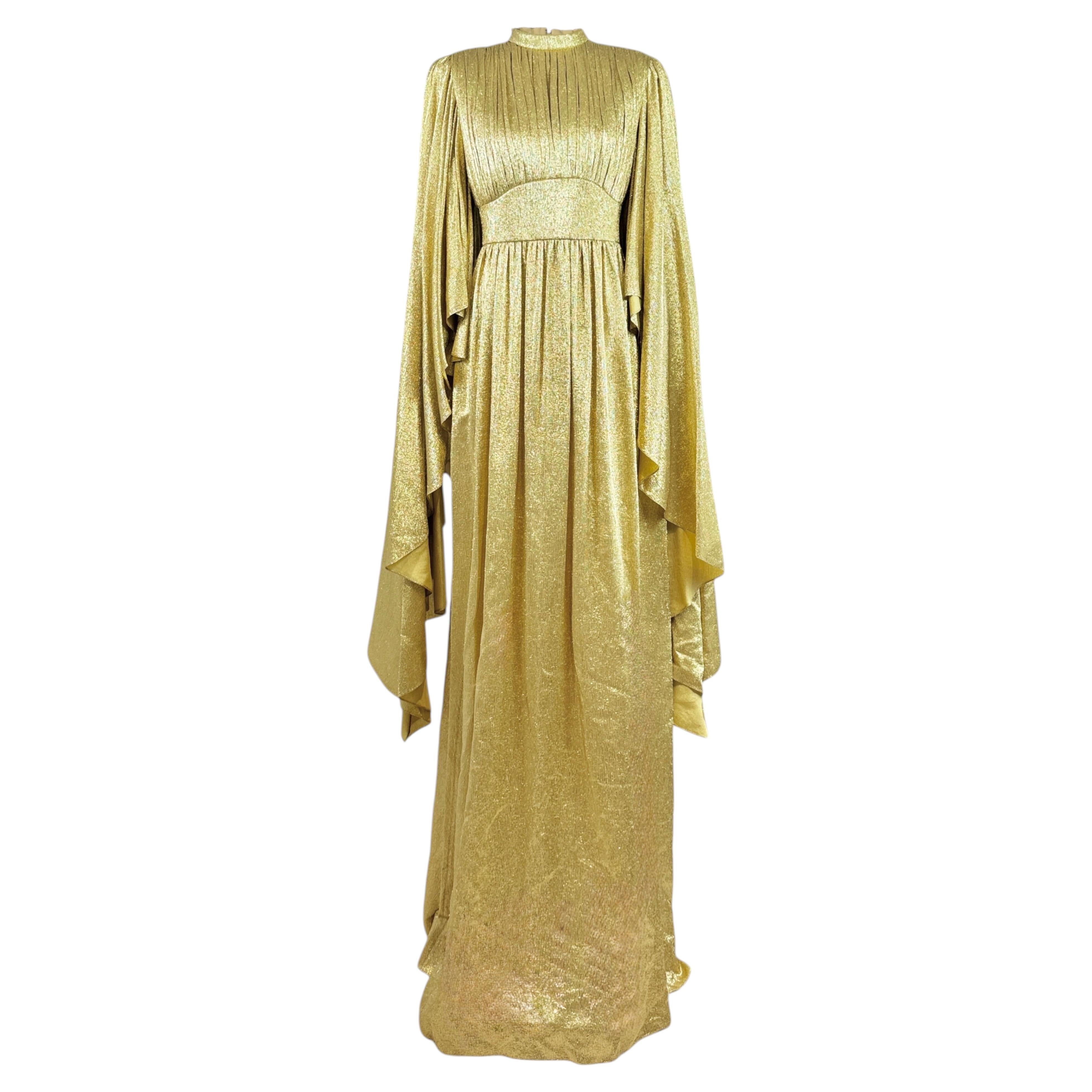Gucci Alessandro Michele, collection pré-automne 2022 : robe longue en lamé doré