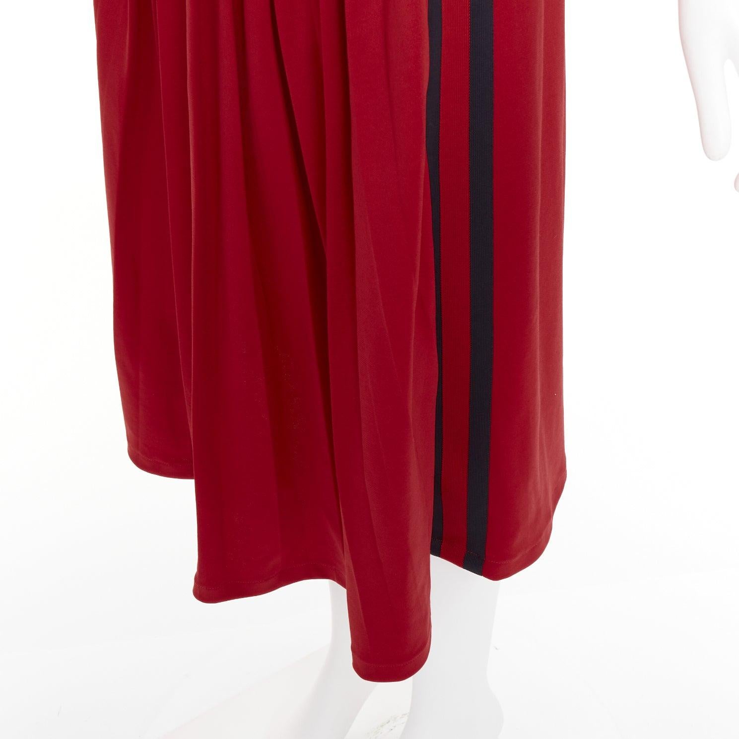 Rouge GUCCI Alessandro Michele red pleated Signature Web side track skirt XS en vente
