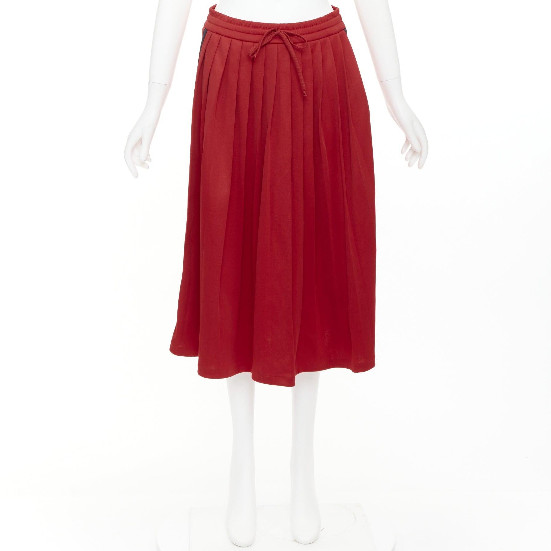 GUCCI Alessandro Michele red pleated Signature Web side track skirt XS en vente 4