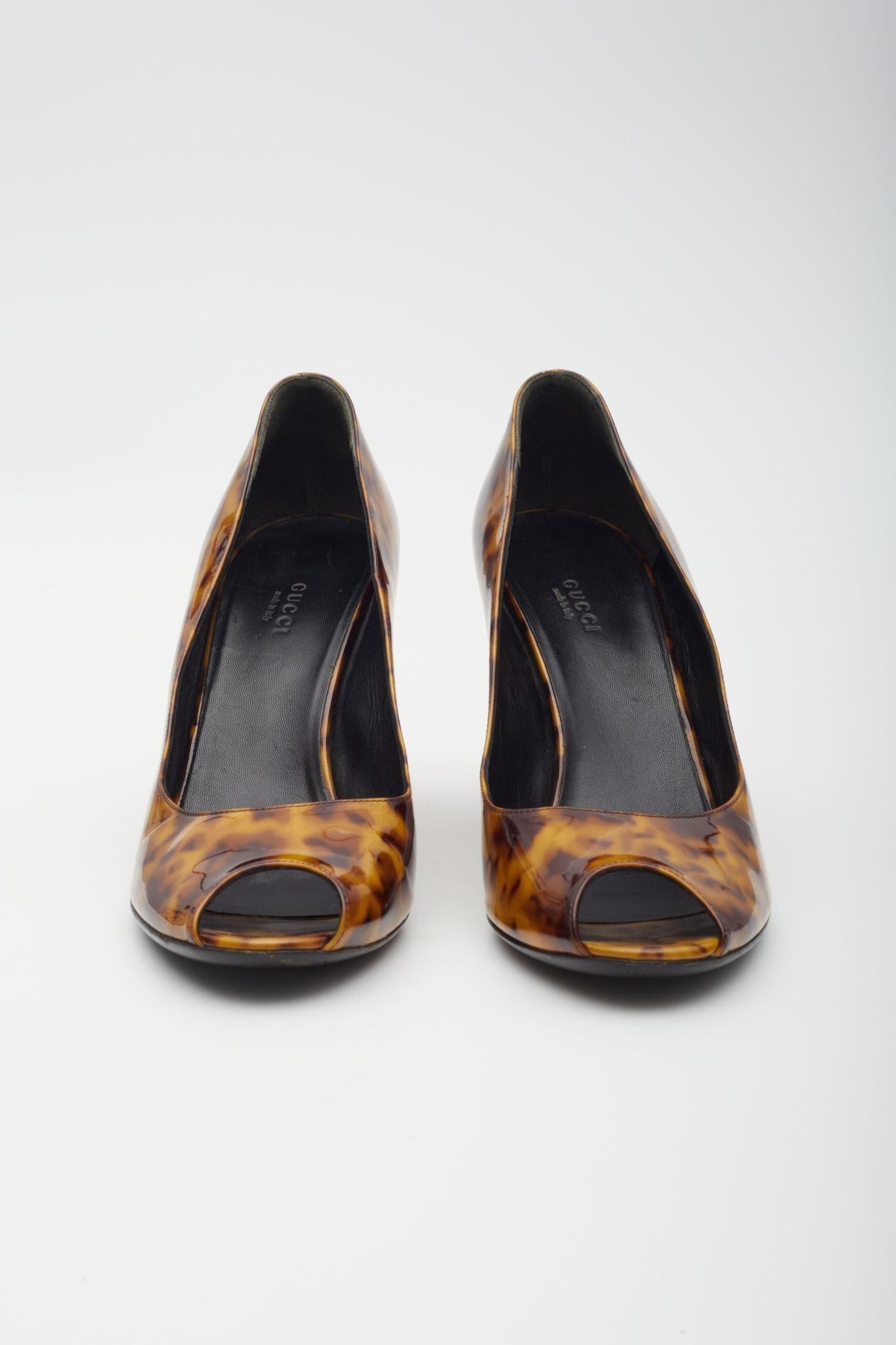 Gucci Animal Print G Logo Patent Wedges (10B) In Good Condition For Sale In Montreal, Quebec