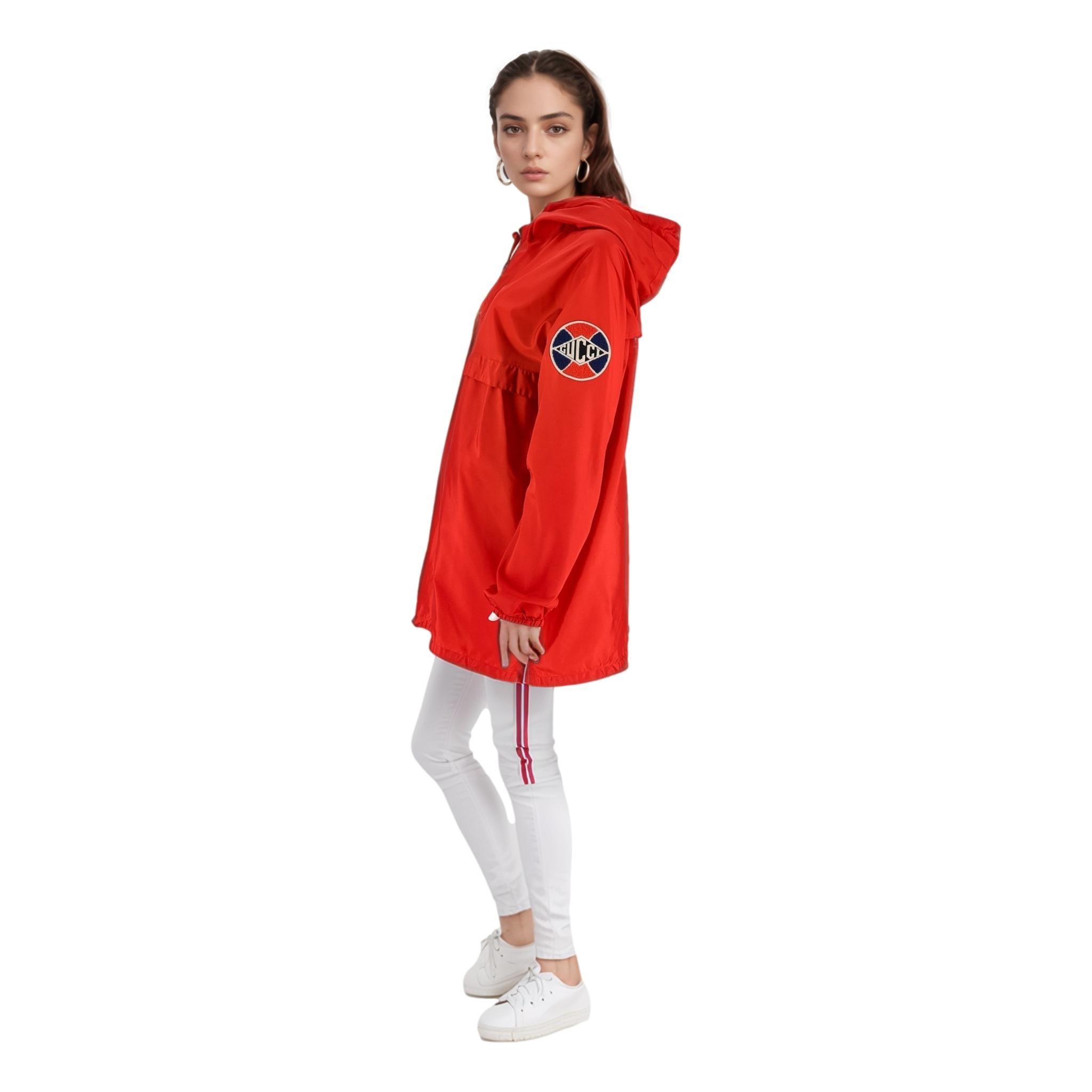 Rouge Gucci Anorak Jacket With Logo Patch en vente